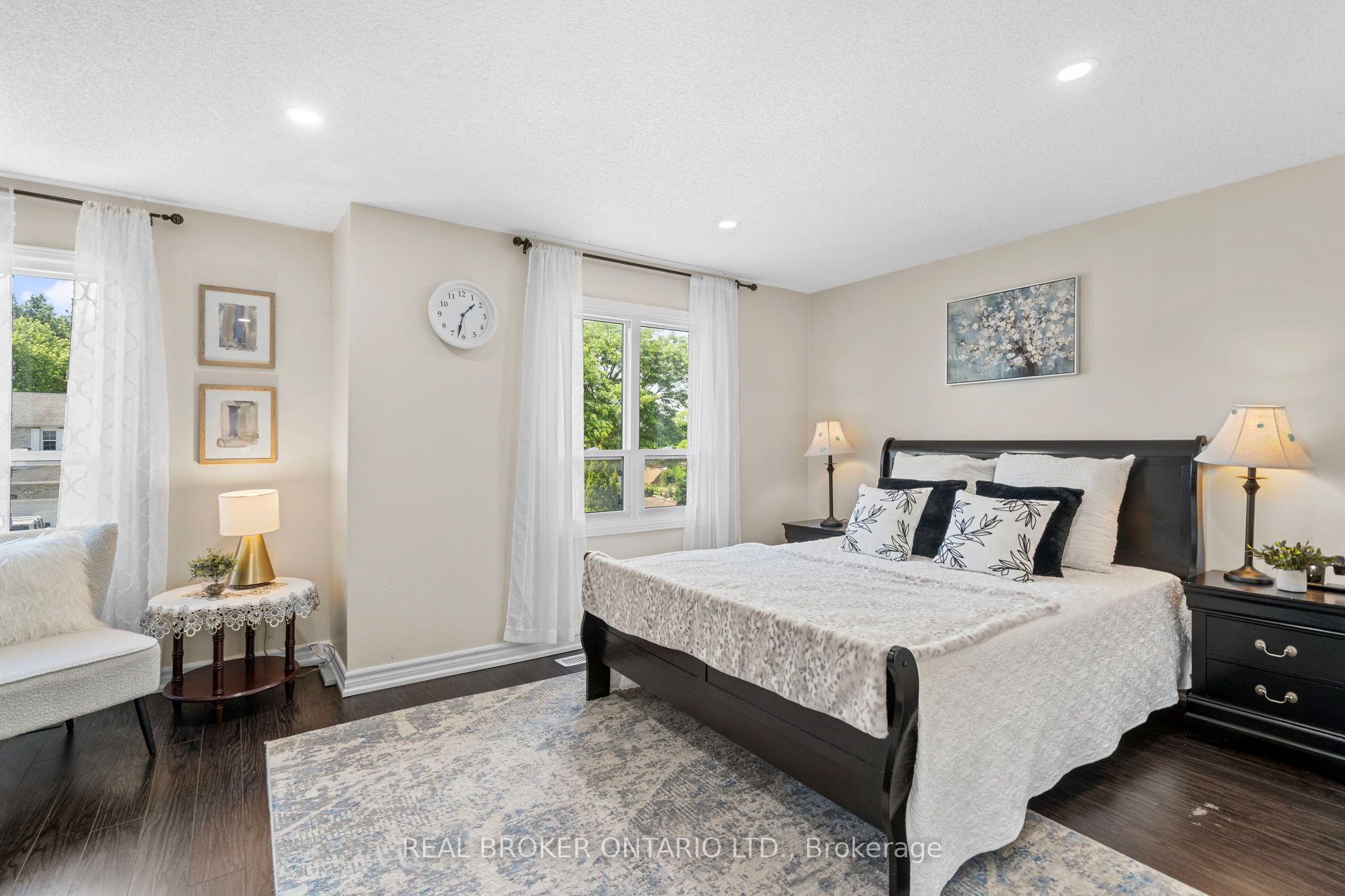 1434 Anton Square Property Photo 17