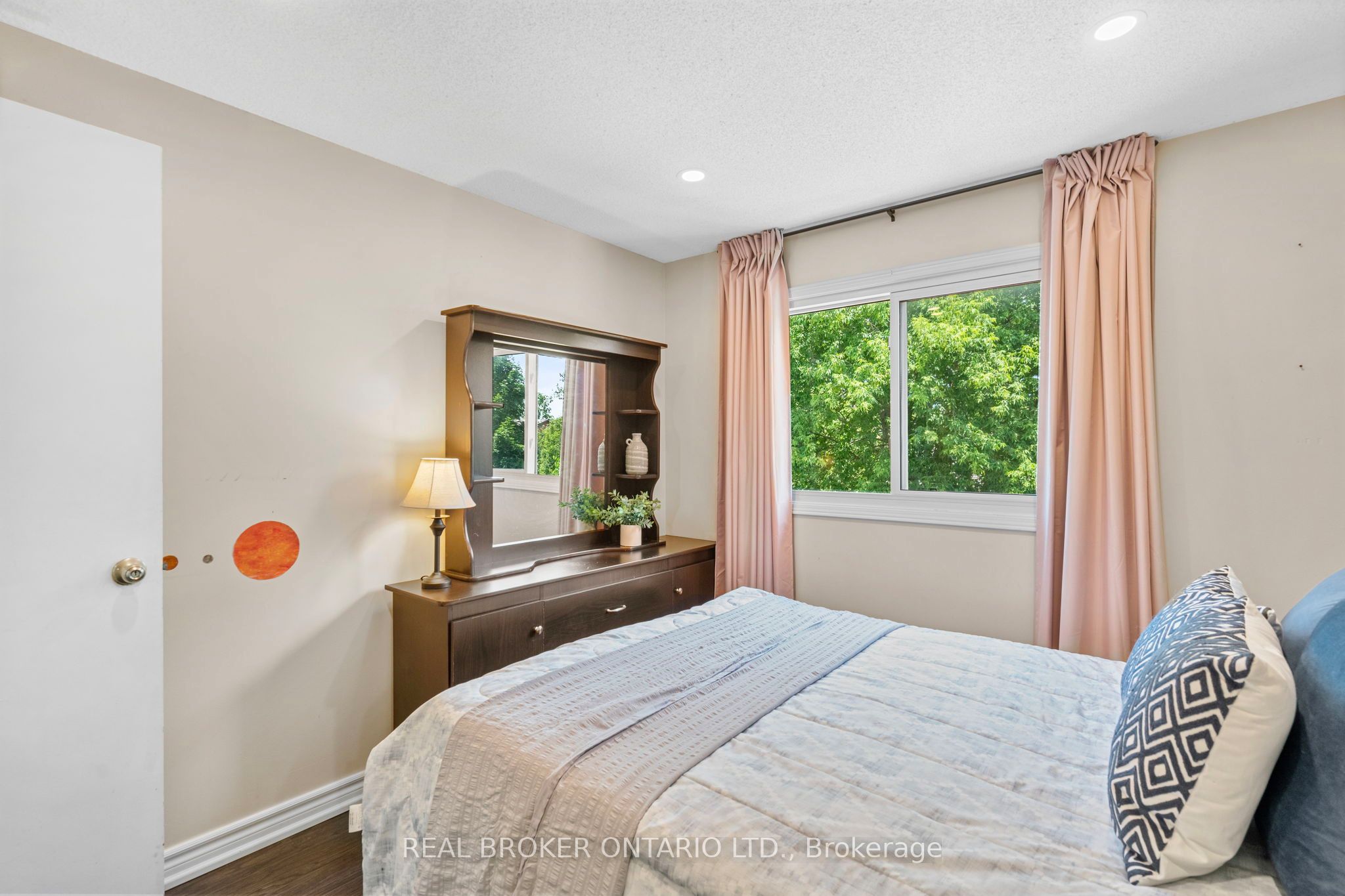 1434 Anton Square Property Photo 22