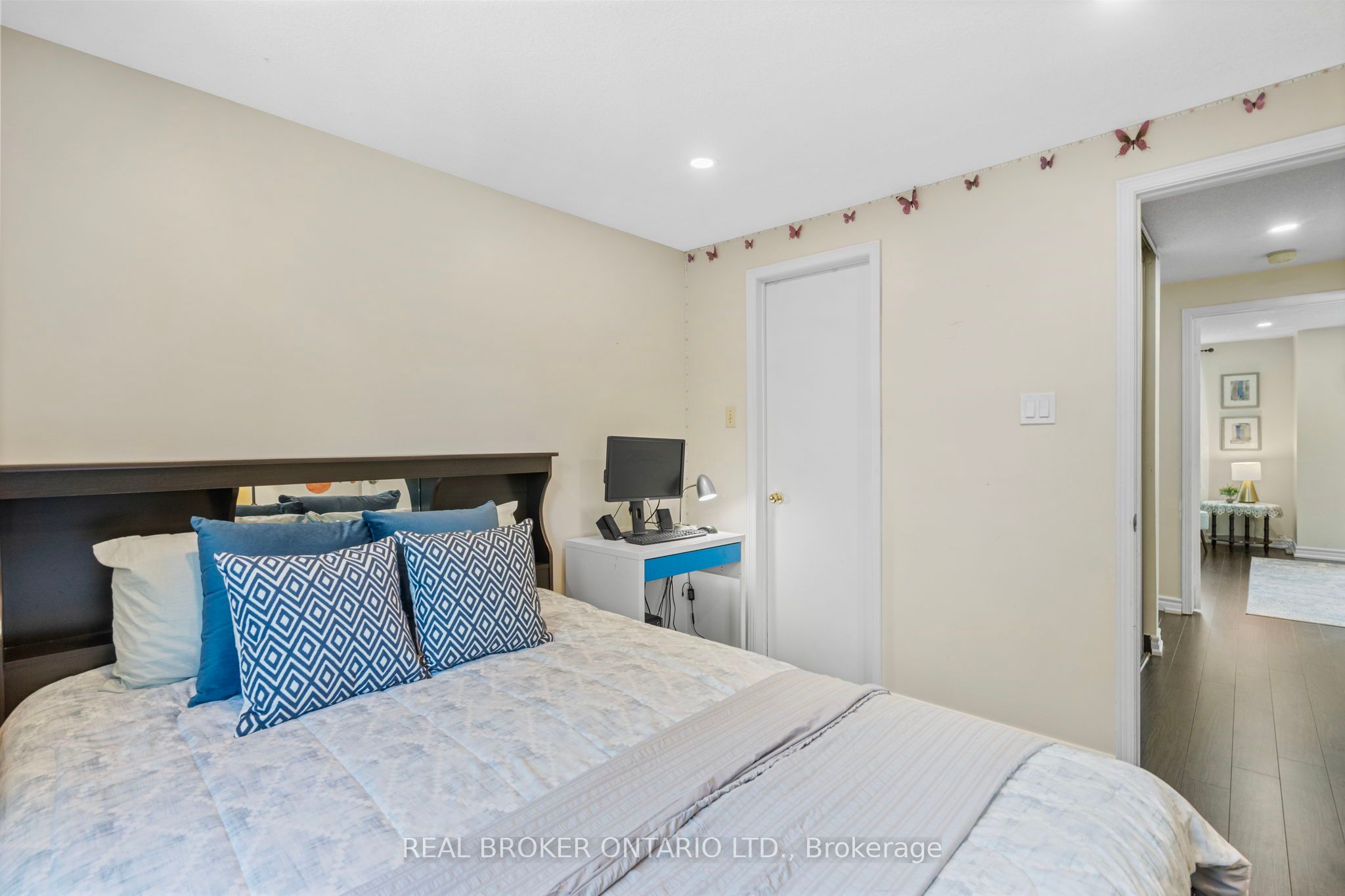1434 Anton Square Property Photo 23