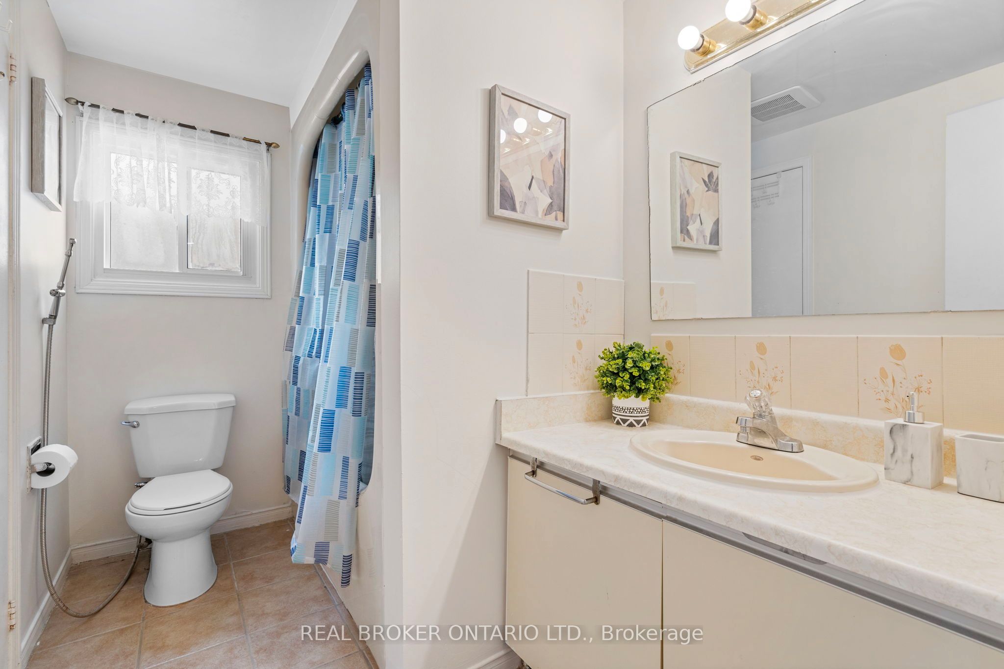 1434 Anton Square Property Photo 27