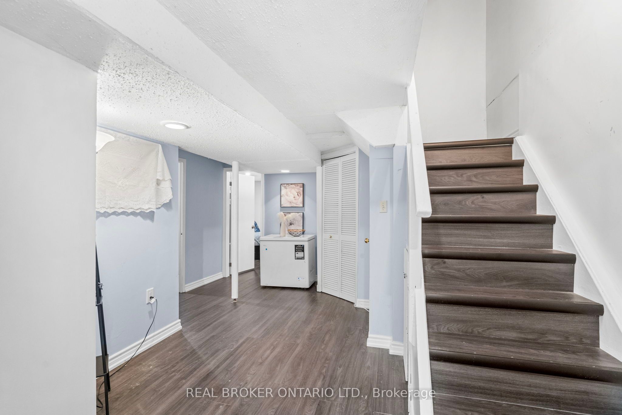 1434 Anton Square Property Photo 28