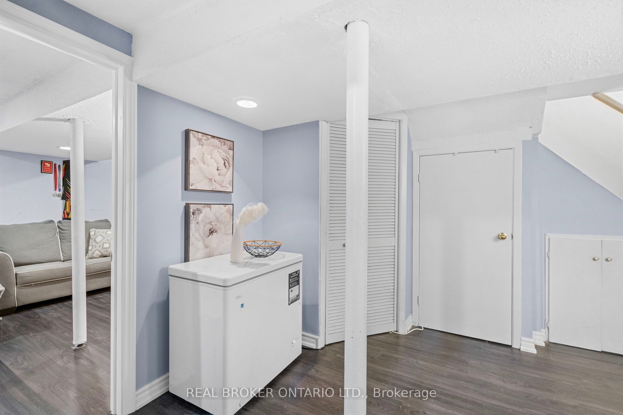 1434 Anton Square Property Photo 29