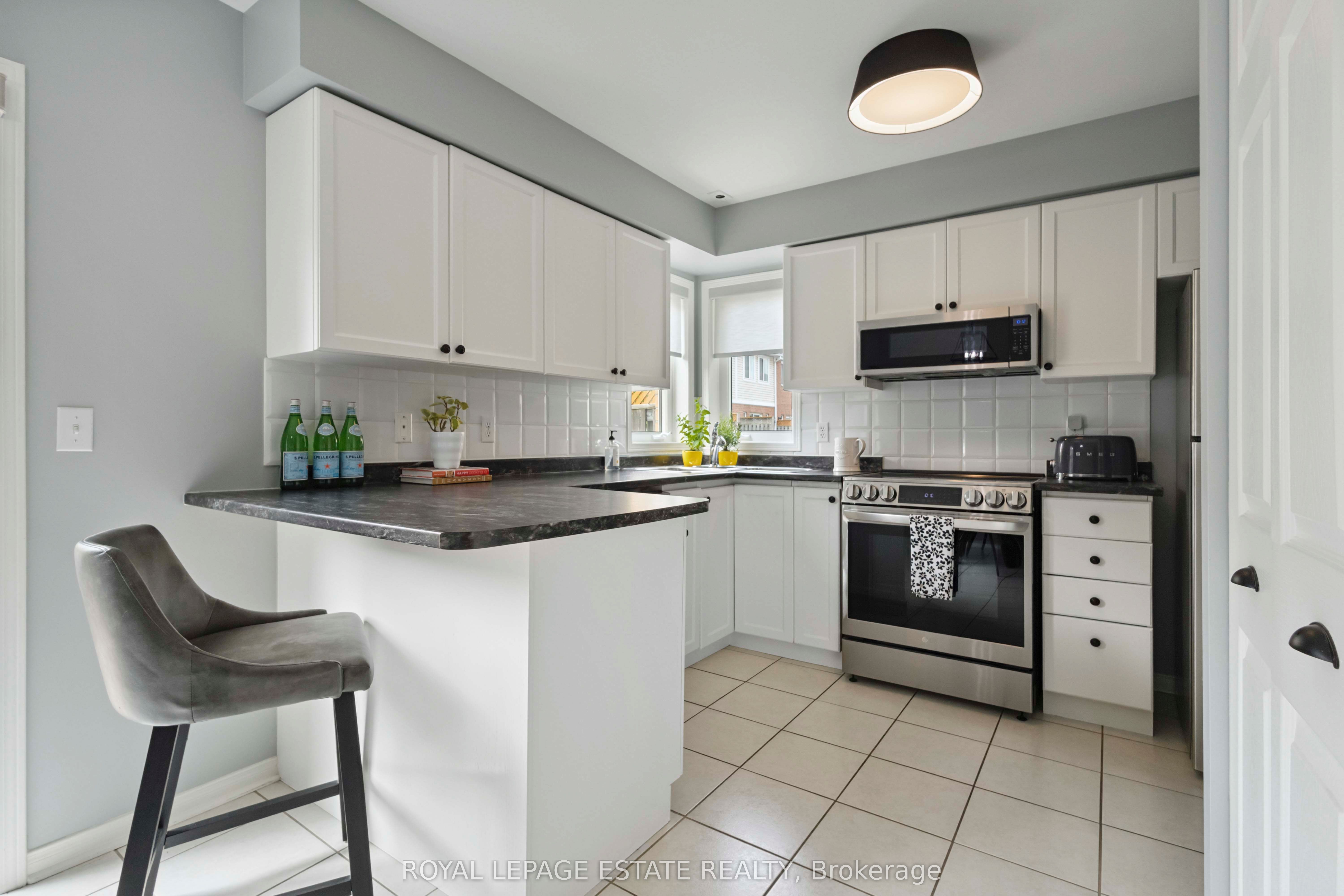 #301 - 83 Mondeo Drive Property Photo 16
