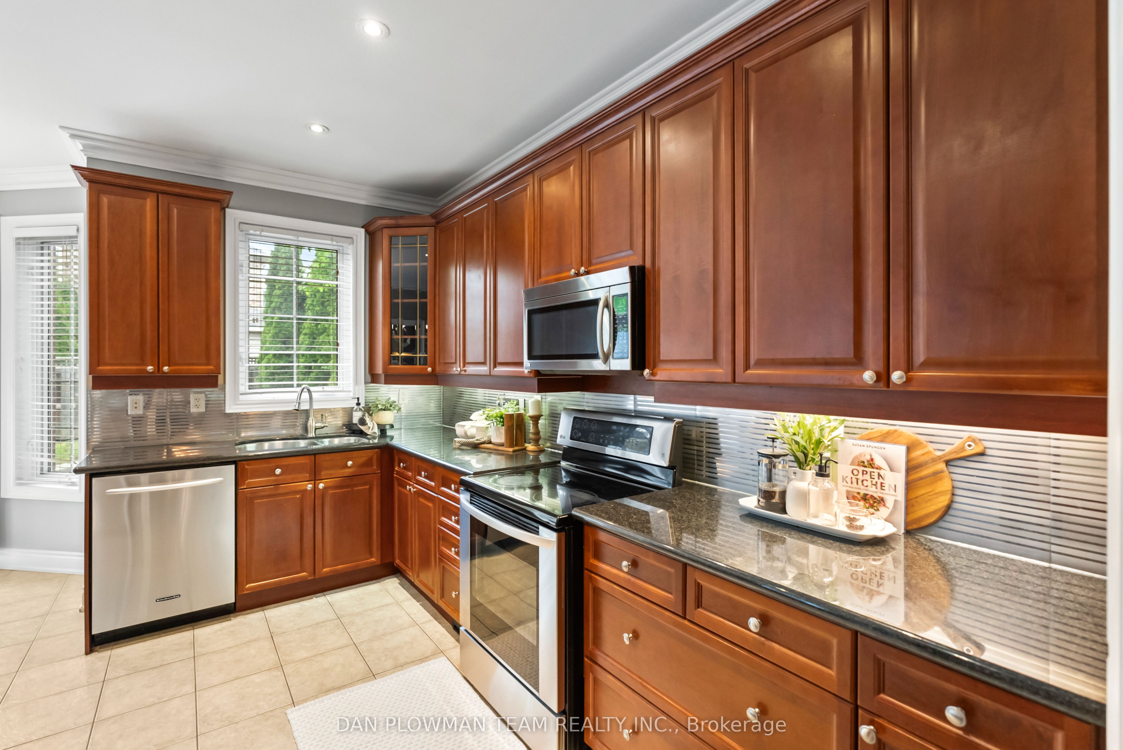 1071 Copperfield Drive Property Photo 11