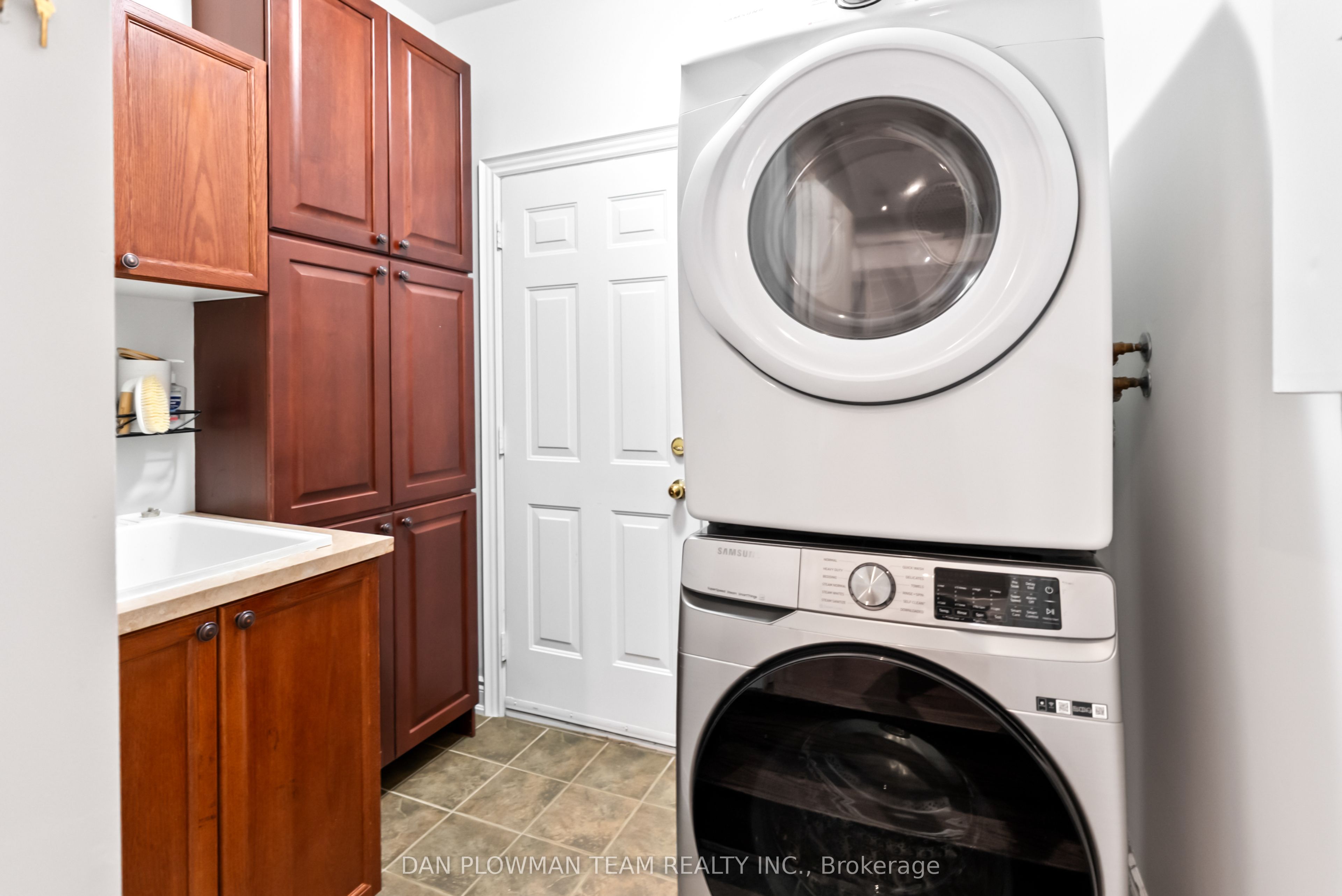 1071 Copperfield Drive Property Photo 26