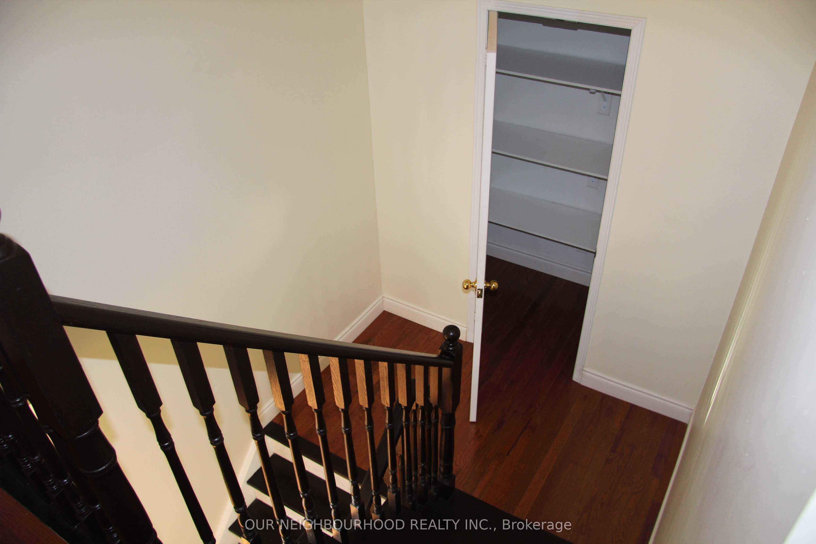 2341 Clearside Court Property Photo 3