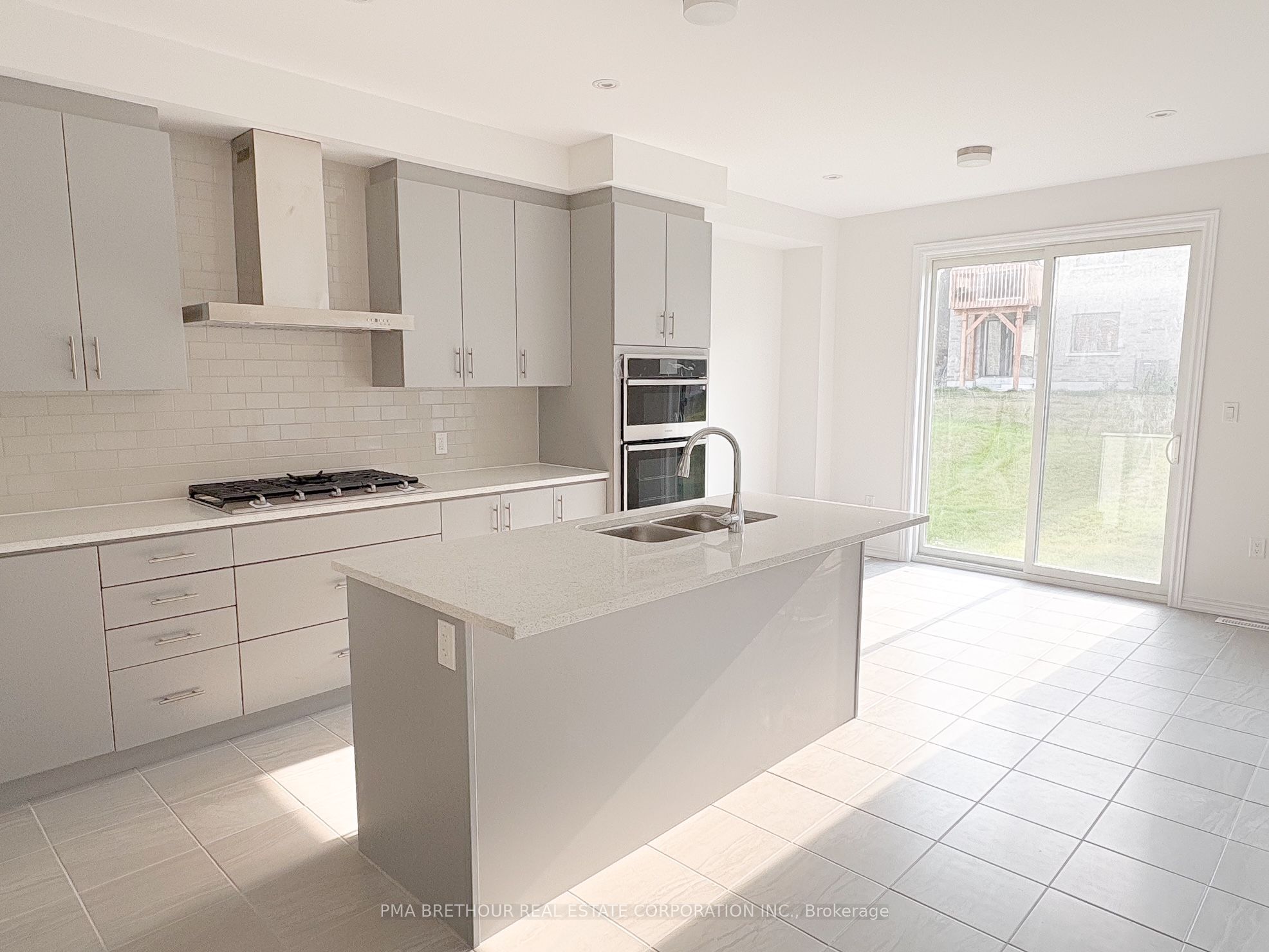 2077 Chris Mason Street Property Photo 4