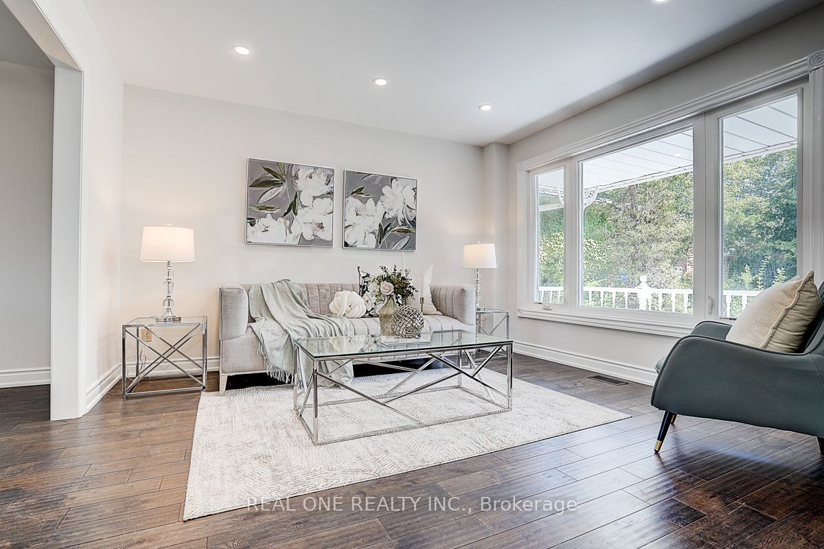 1930 Walreg Drive Property Photo 4