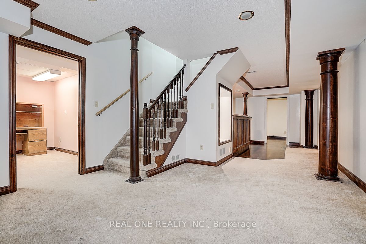 1930 Walreg Drive Property Photo 24