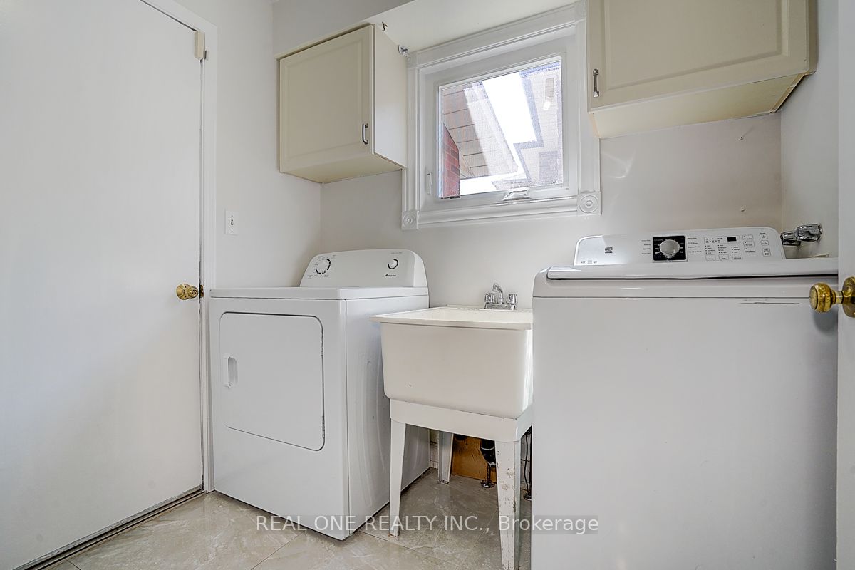 1930 Walreg Drive Property Photo 28