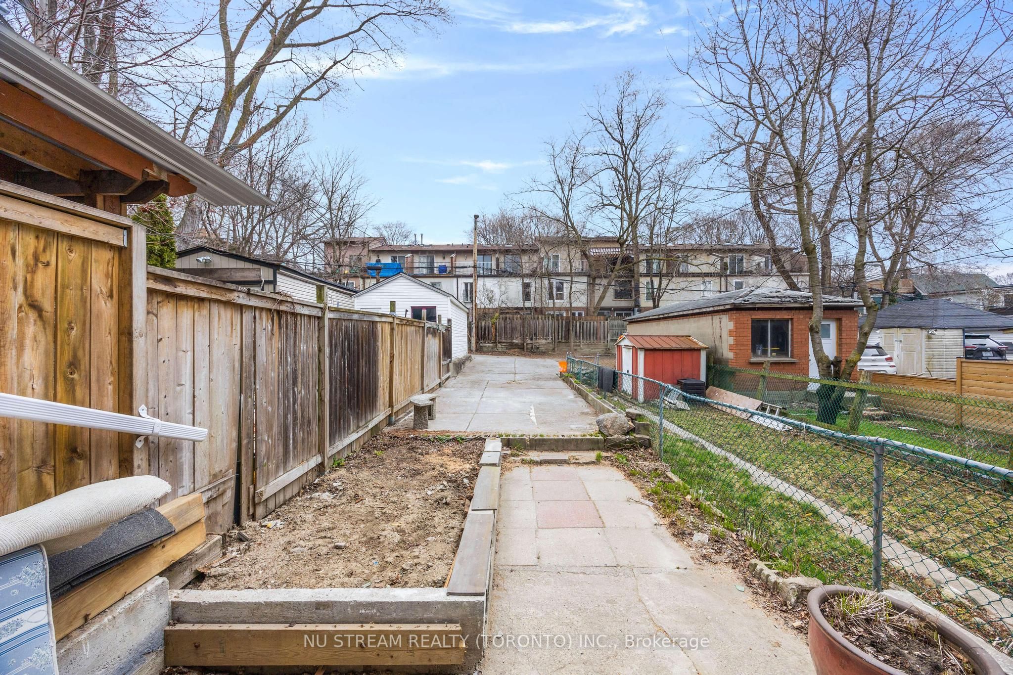 393 Jones Avenue Property Photo 2