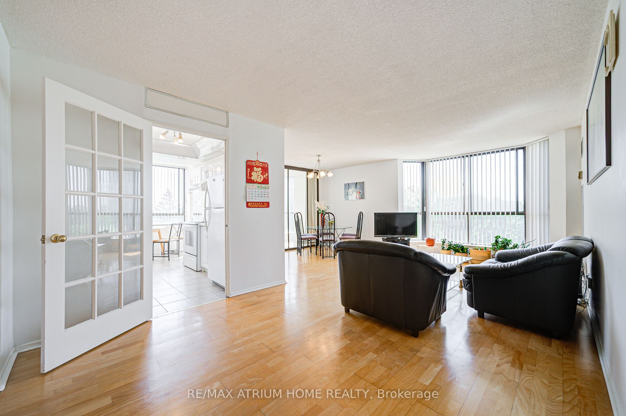 75 Bamburgh Circle 524 Property Photo 5
