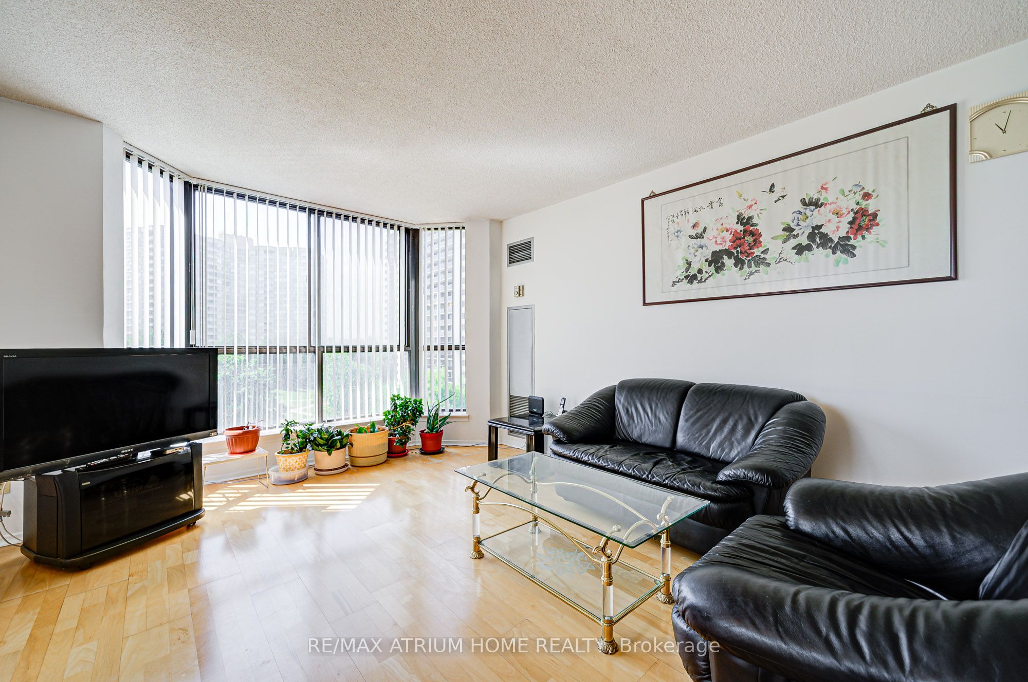 75 Bamburgh Circle 524 Property Photo 6