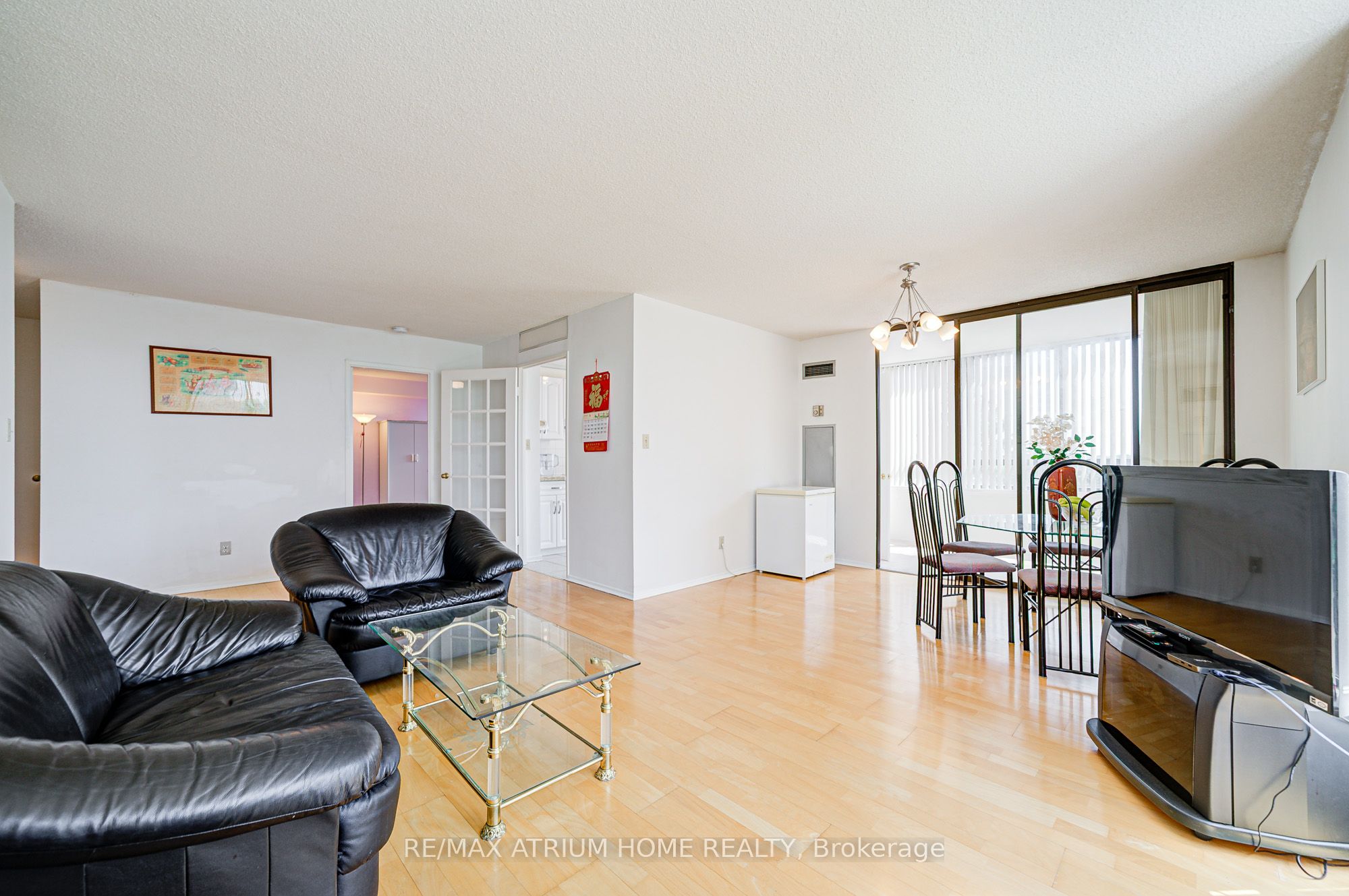 75 Bamburgh Circle 524 Property Photo 8