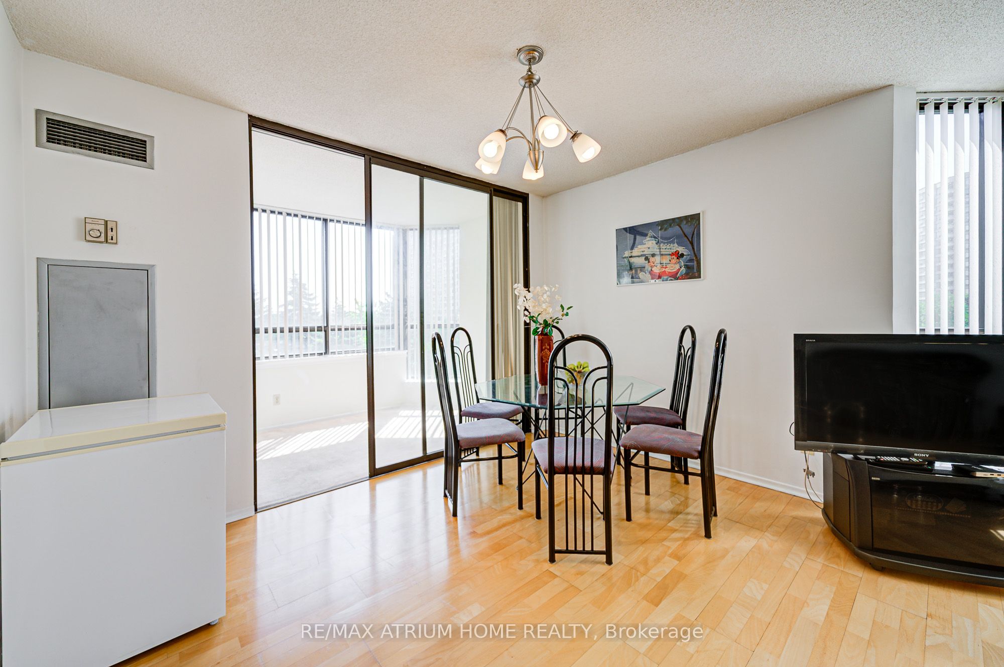75 Bamburgh Circle 524 Property Photo 10