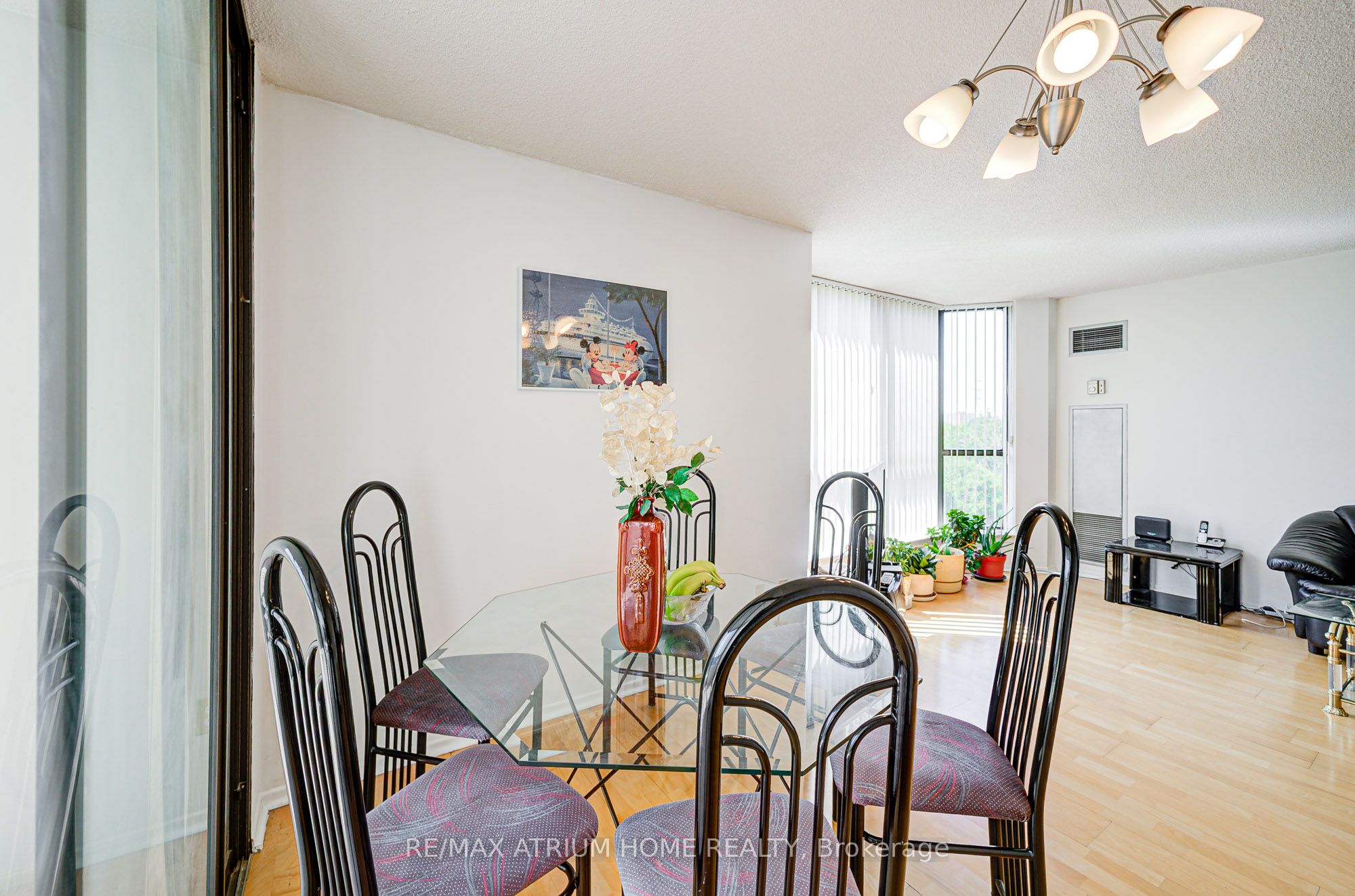 75 Bamburgh Circle 524 Property Photo 12