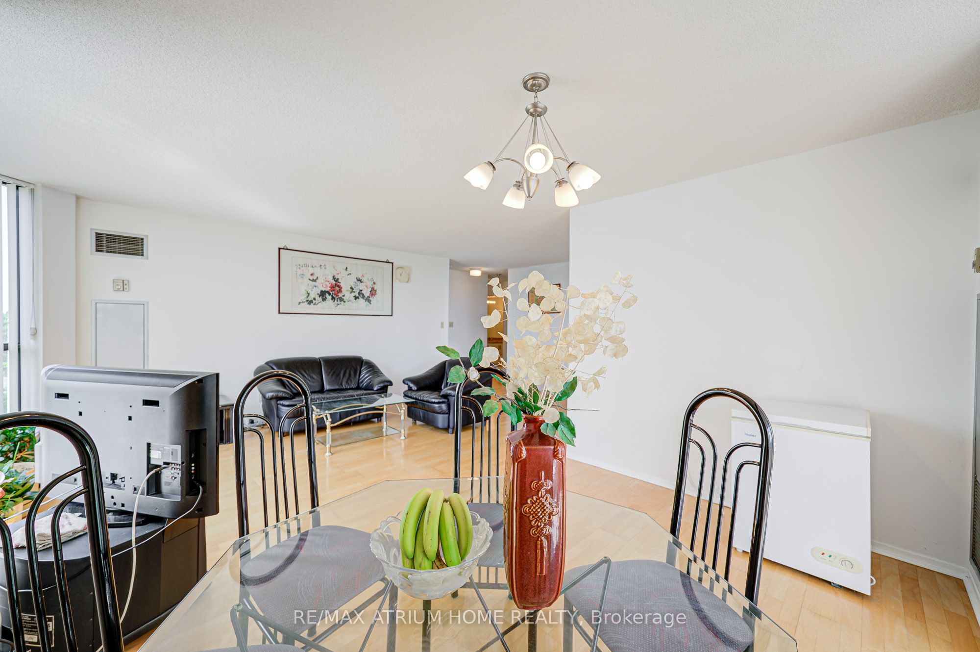 75 Bamburgh Circle 524 Property Photo 13
