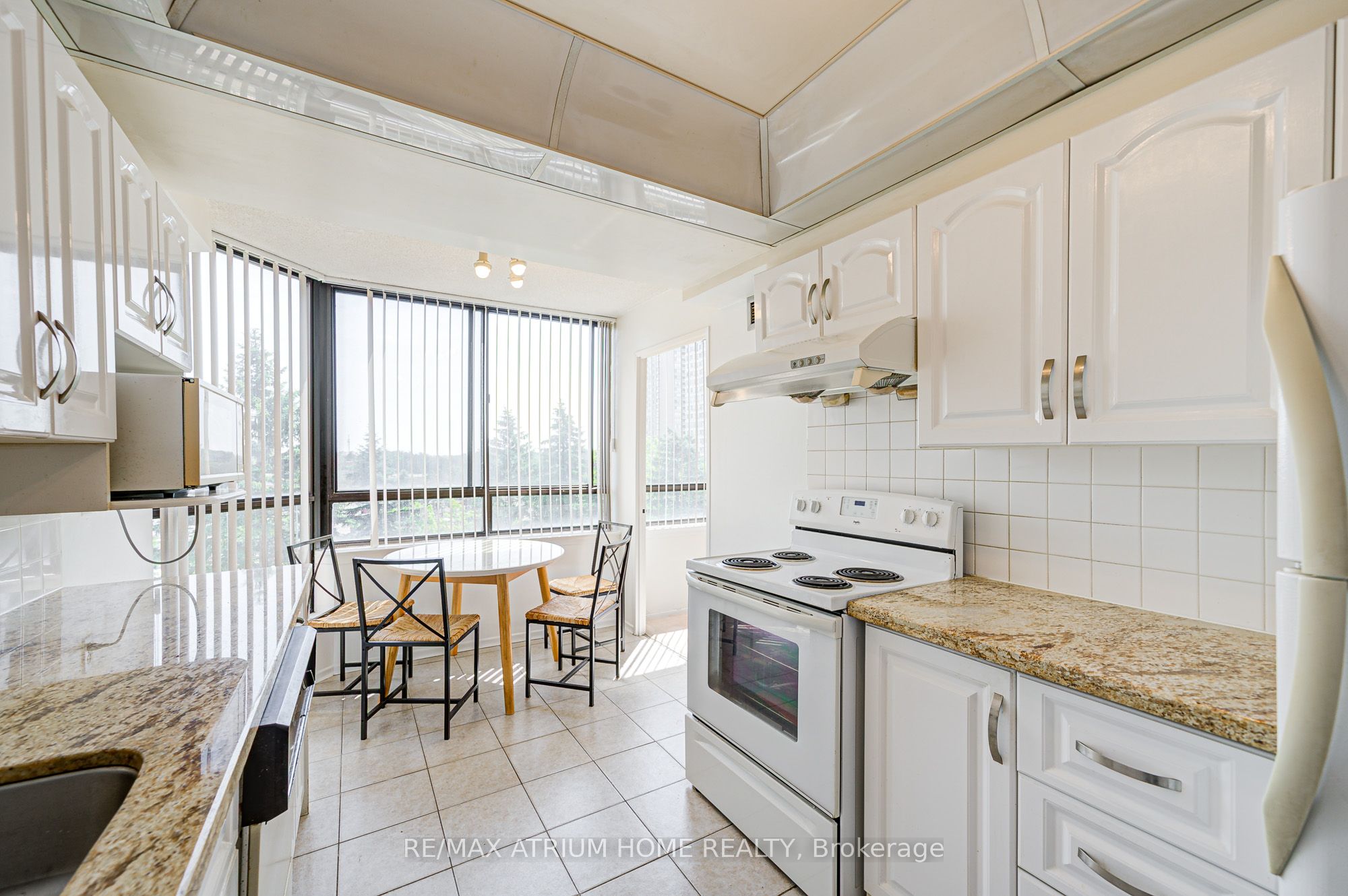 75 Bamburgh Circle 524 Property Photo 17