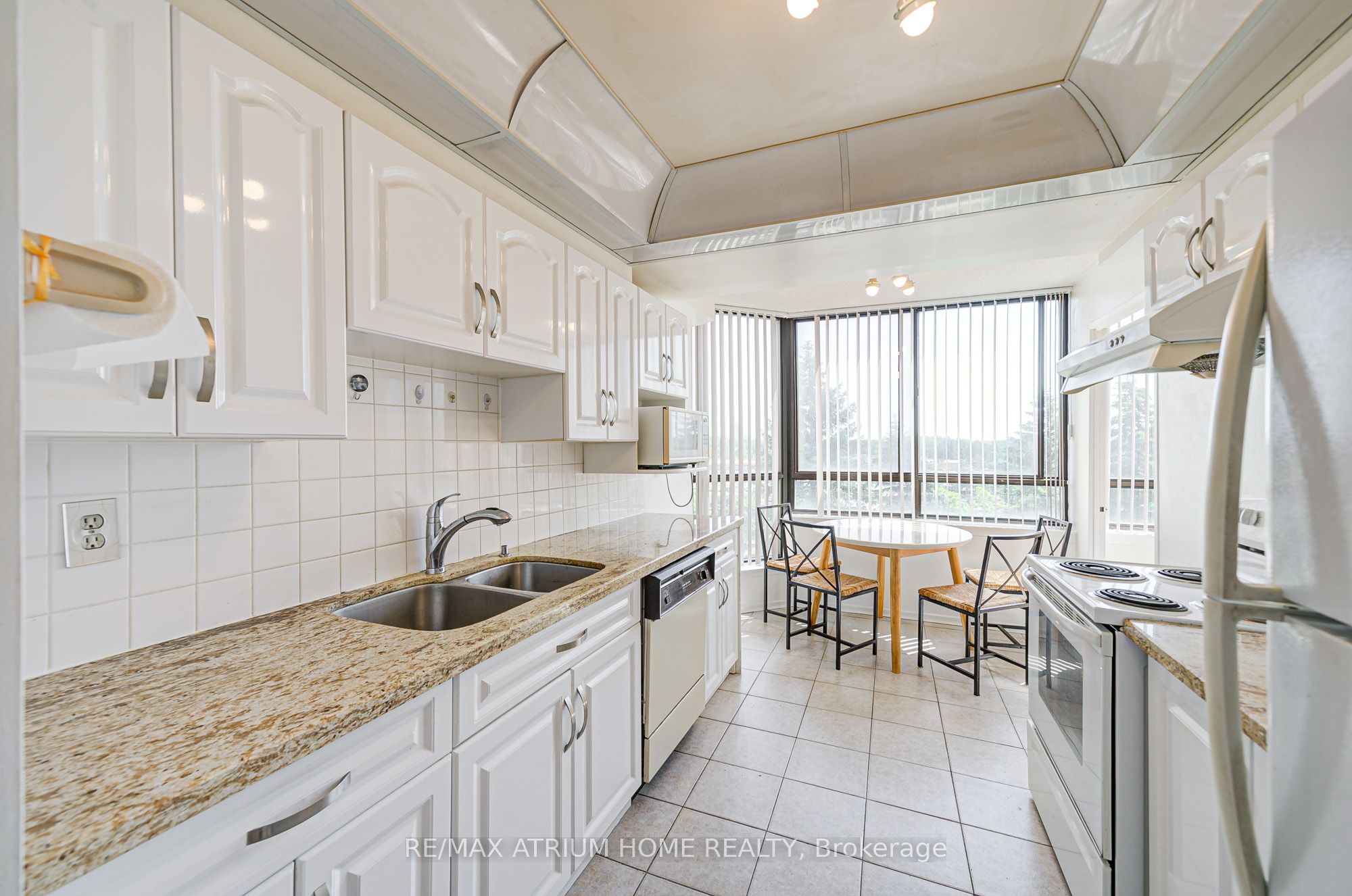 75 Bamburgh Circle 524 Property Photo 18