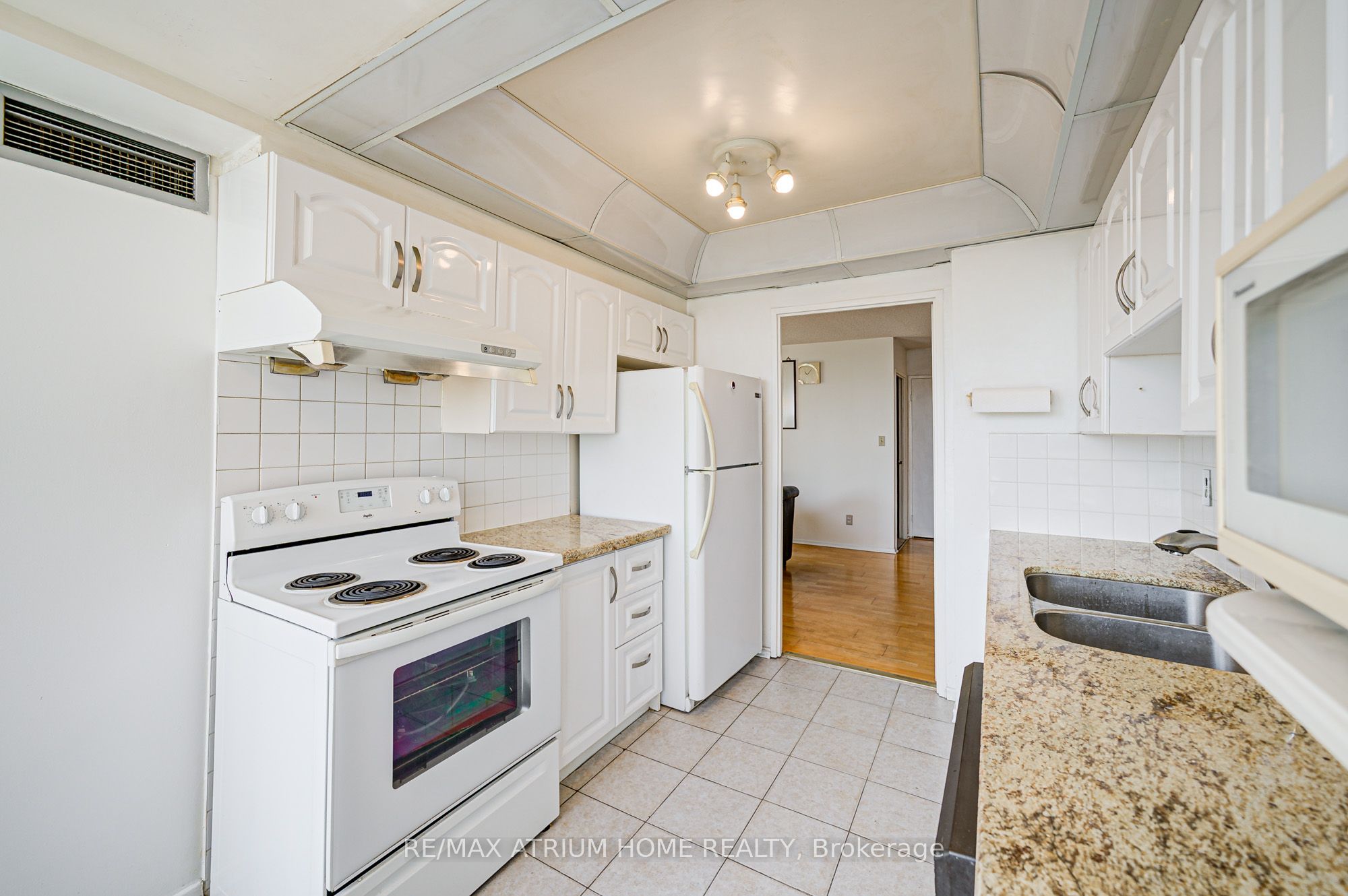 75 Bamburgh Circle 524 Property Photo 20