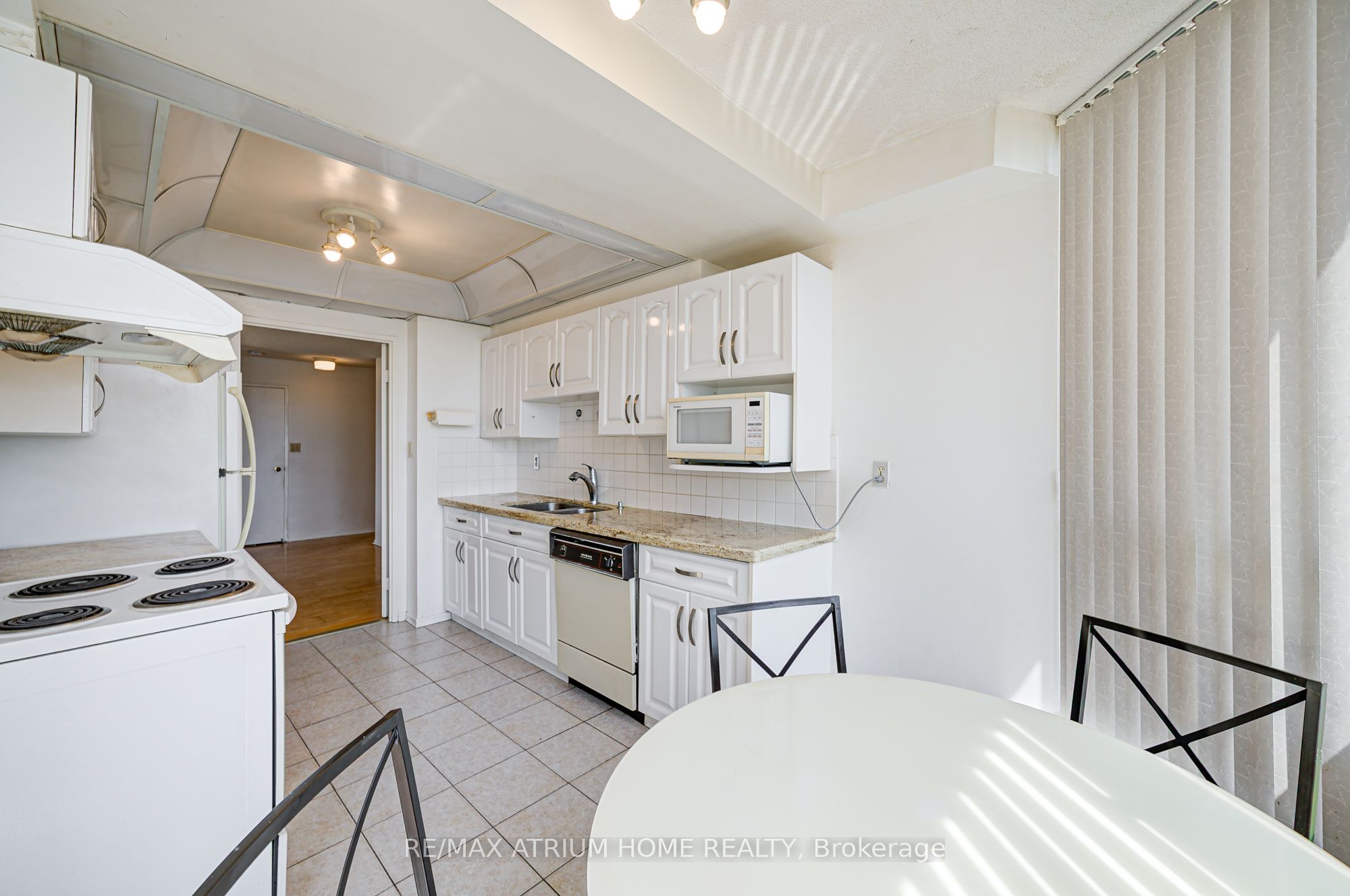 75 Bamburgh Circle 524 Property Photo 24