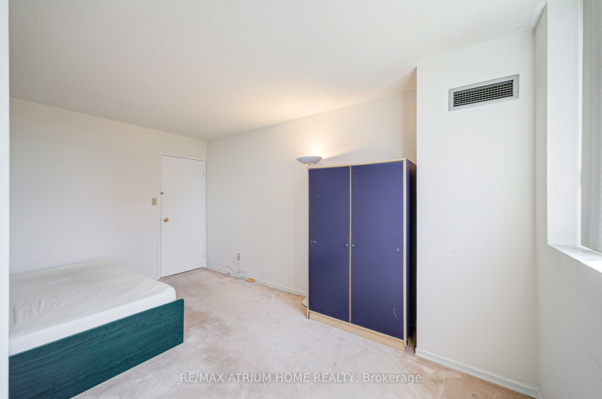 75 Bamburgh Circle 524 Property Photo 32
