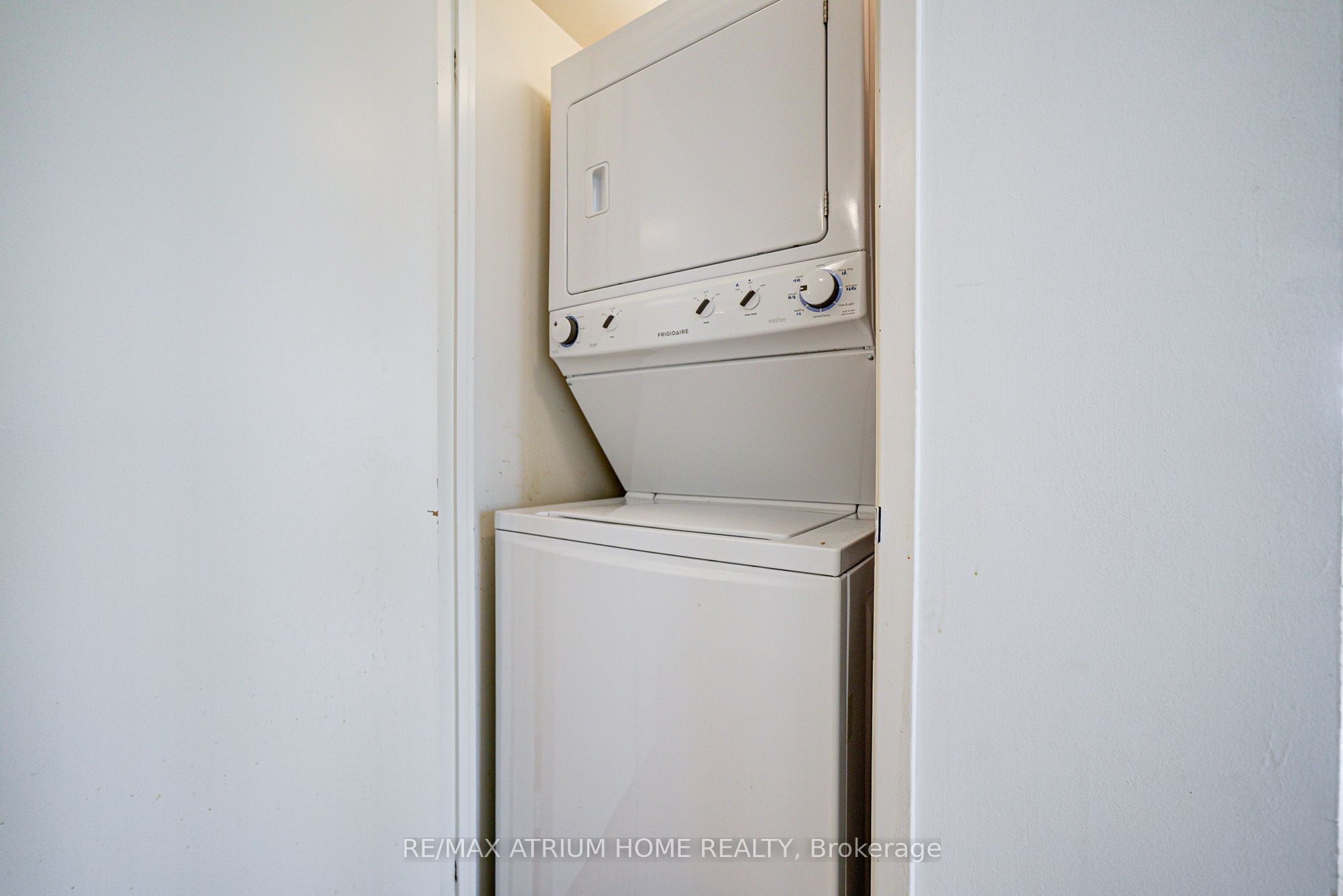 75 Bamburgh Circle 524 Property Photo 36