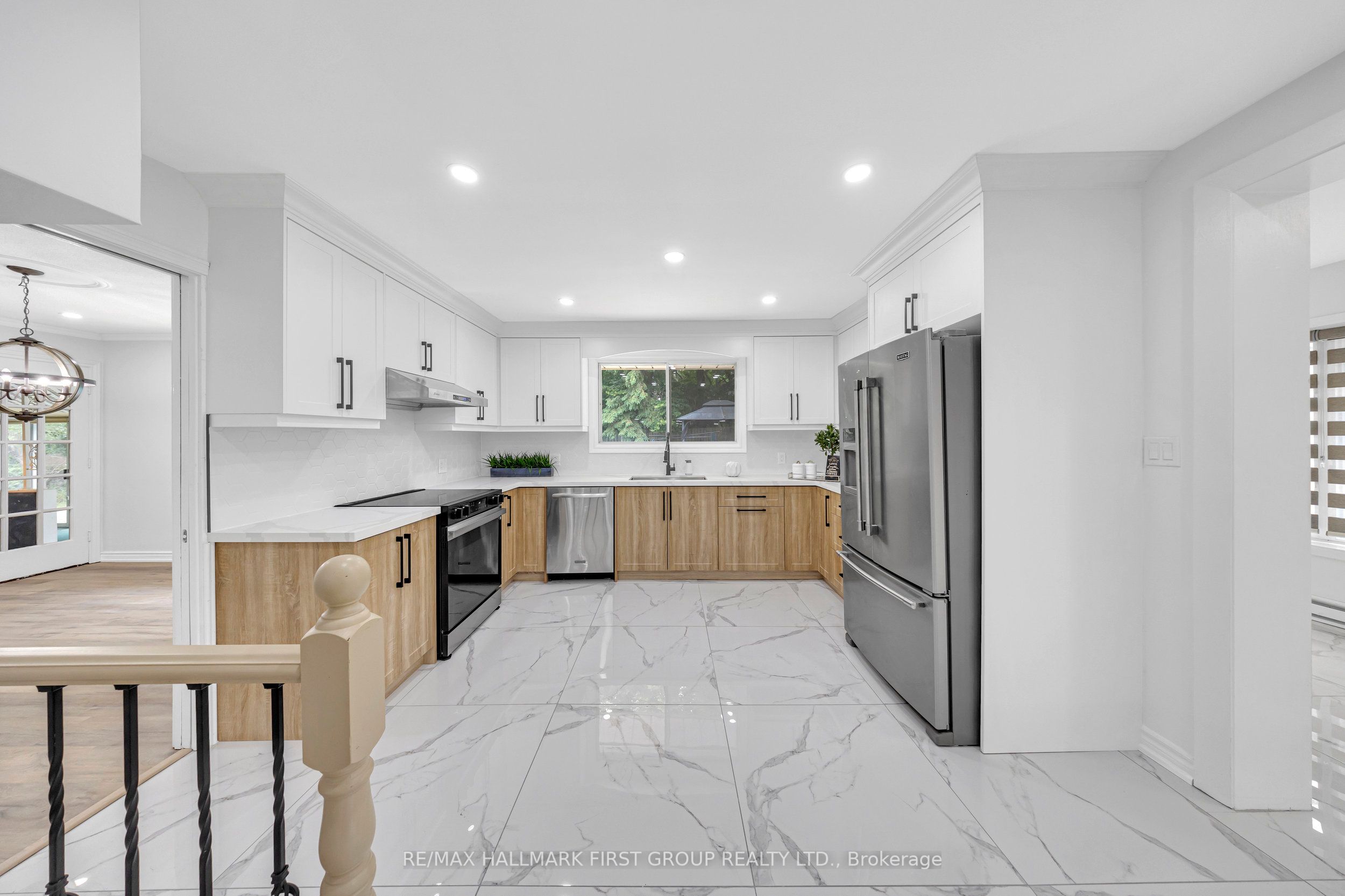 890 Briarwood Drive Property Photo 11