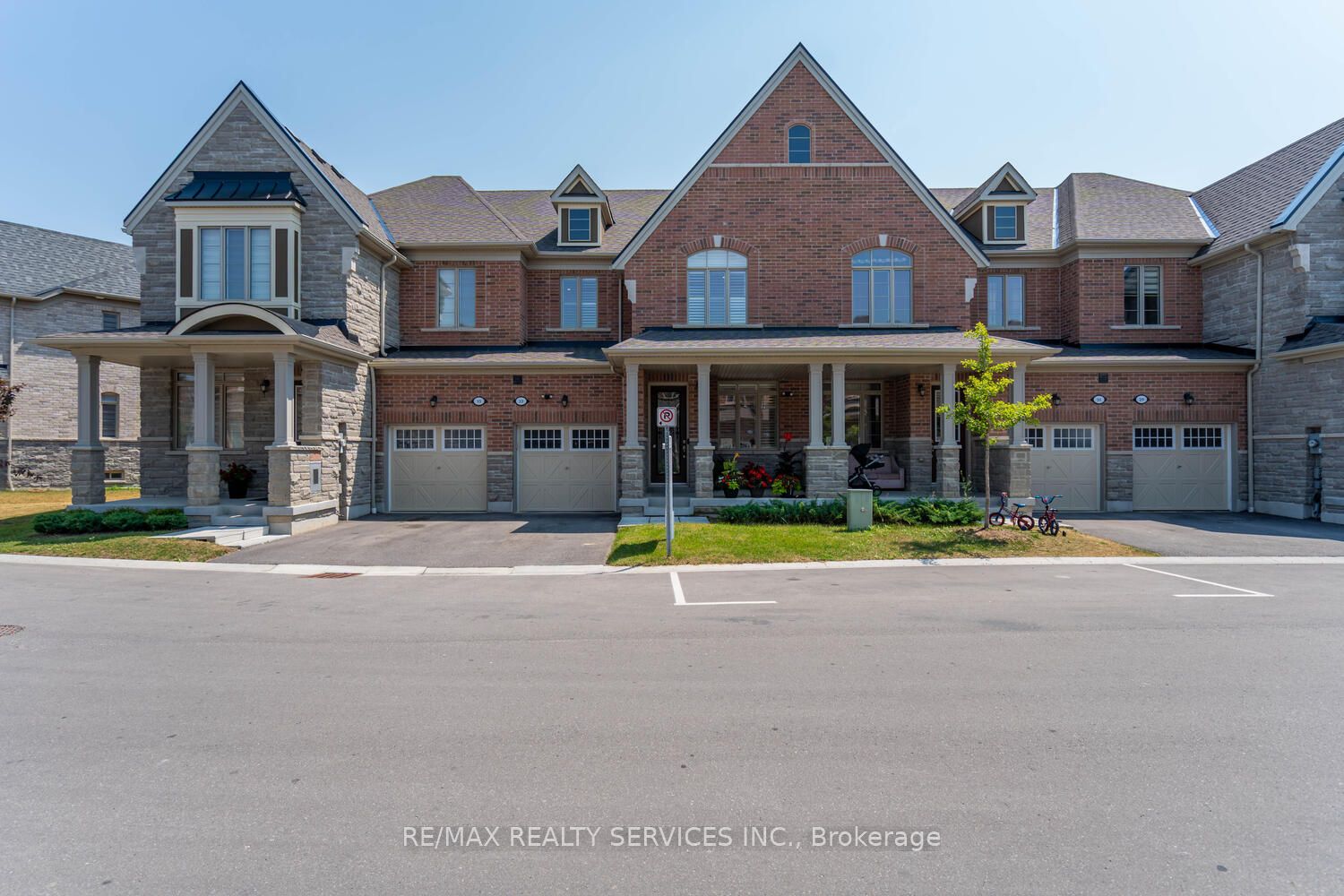 33 Hickling Lane Property Photo 1