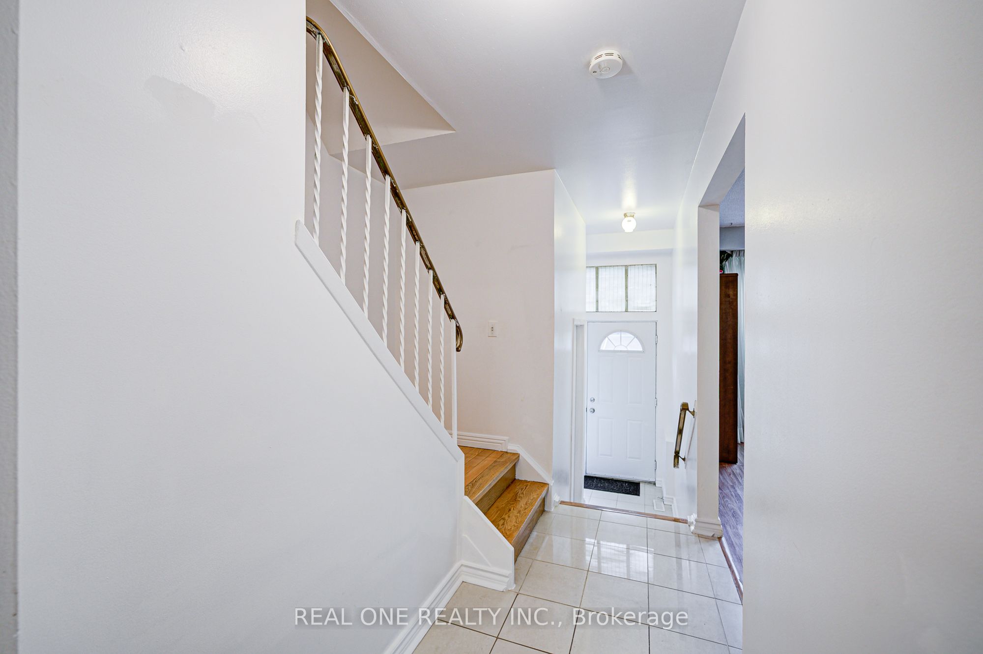 #17 - 81 Brookmill Boulevard Property Photo 8