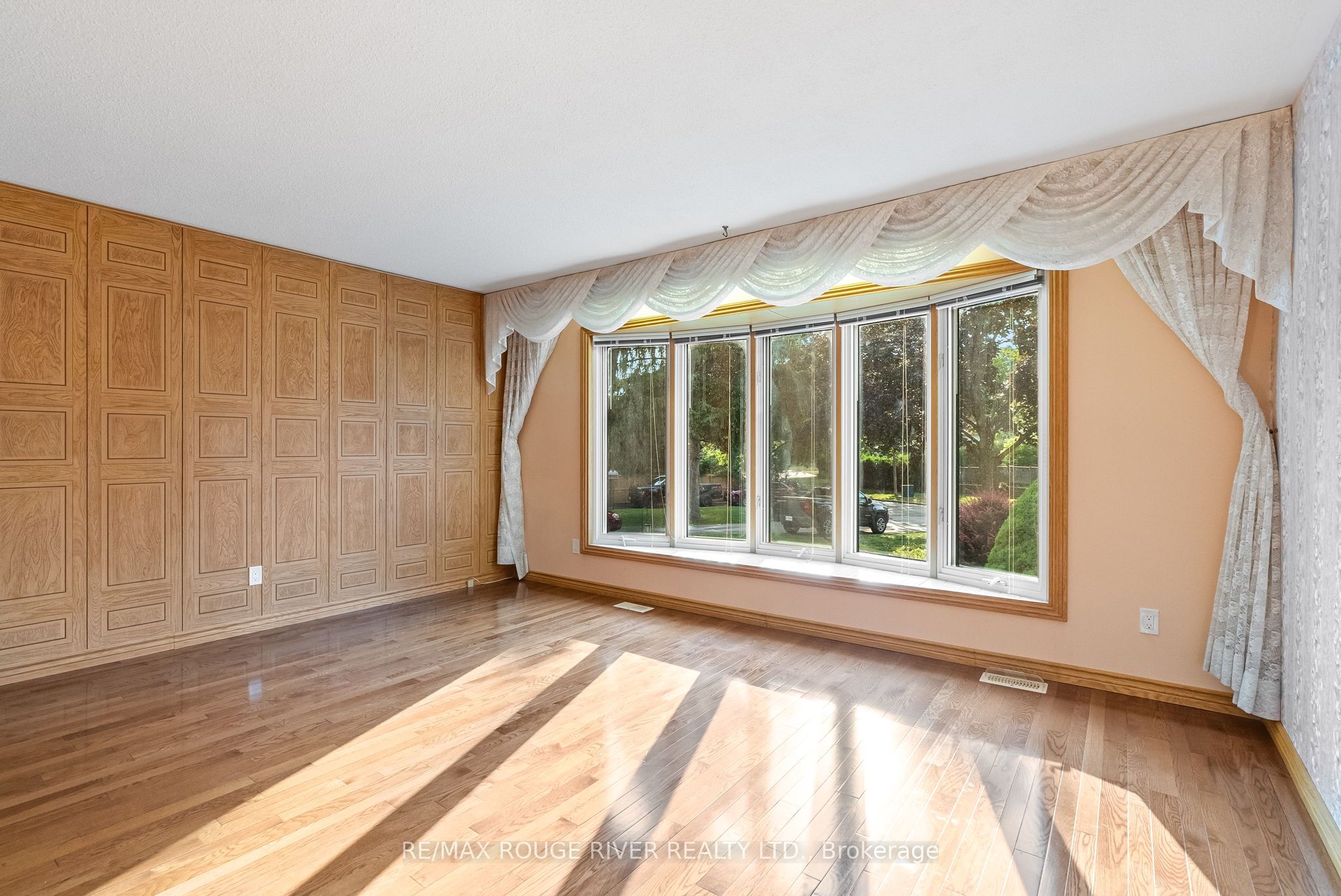 83 Oakdale Drive Property Photo 5