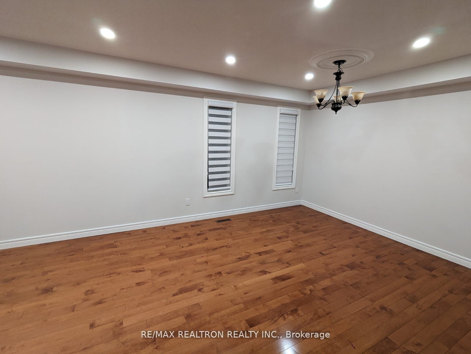 #main/2nd - 30 Kemp Drive Property Photo 5