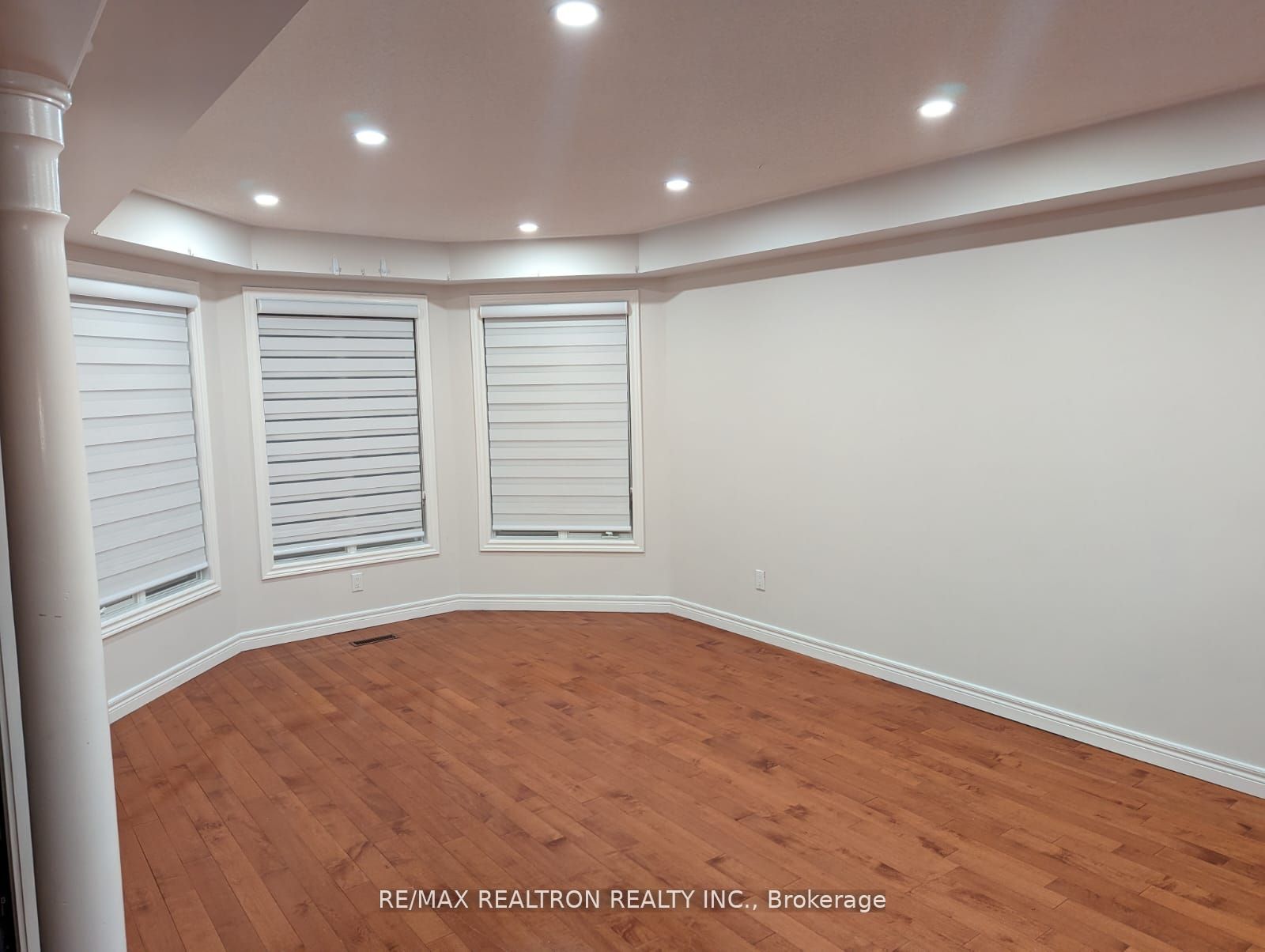 #main/2nd - 30 Kemp Drive Property Photo 11