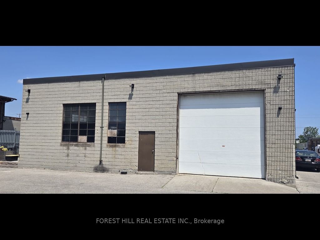 #1B - 104 Crockford Boulevard Property Photo 1