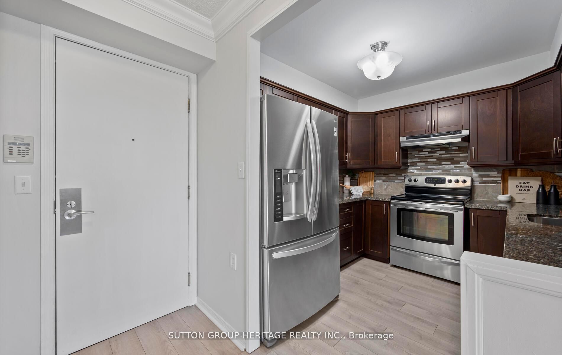 #1015 - 1000 The Esplanade Avenue Property Photo 5
