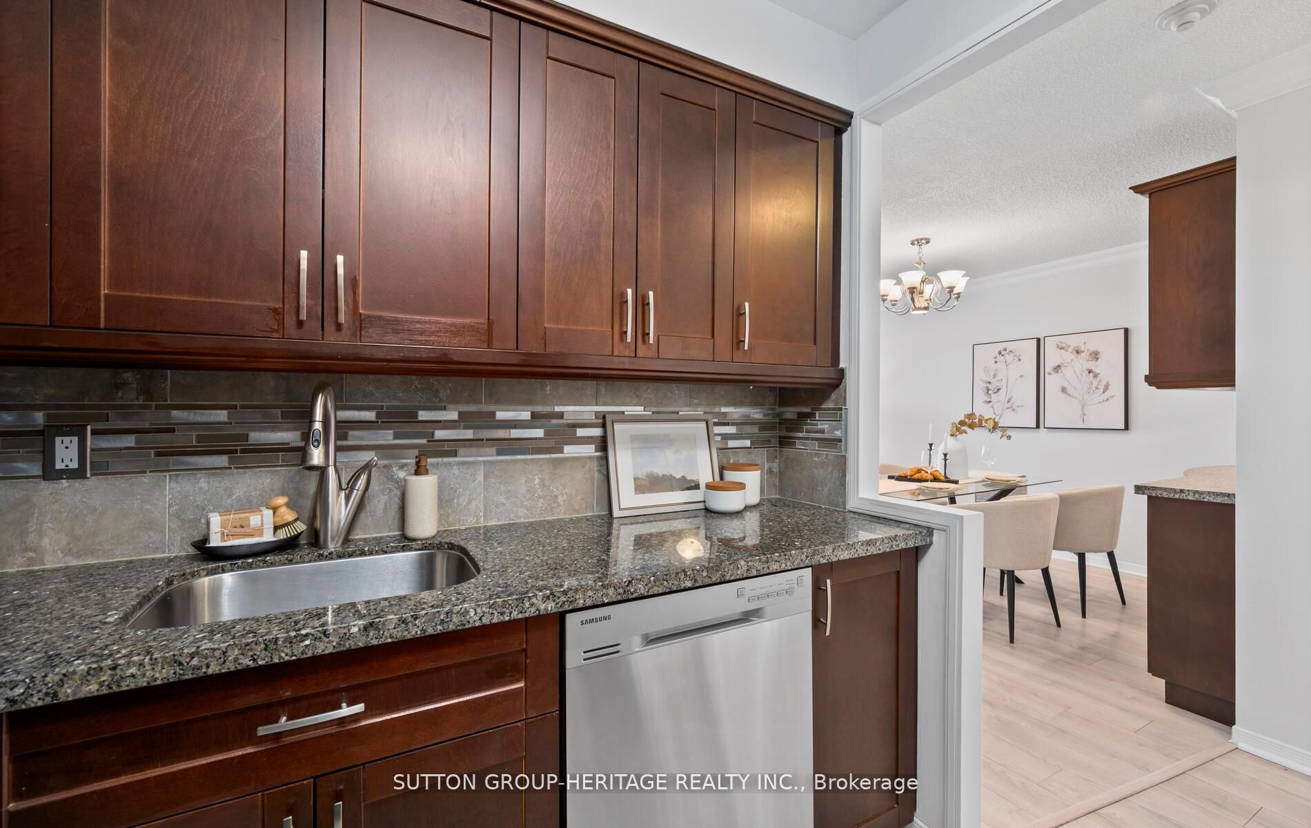 #1015 - 1000 The Esplanade Avenue Property Photo 7