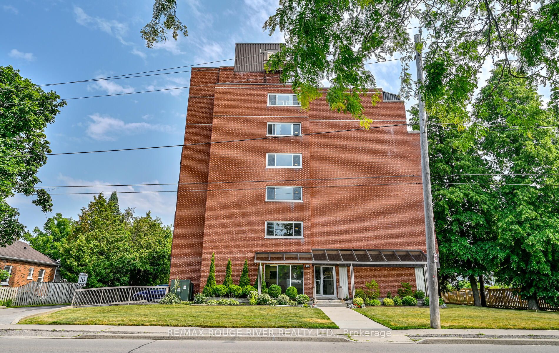 144 Queen Street 402 Property Photo 2