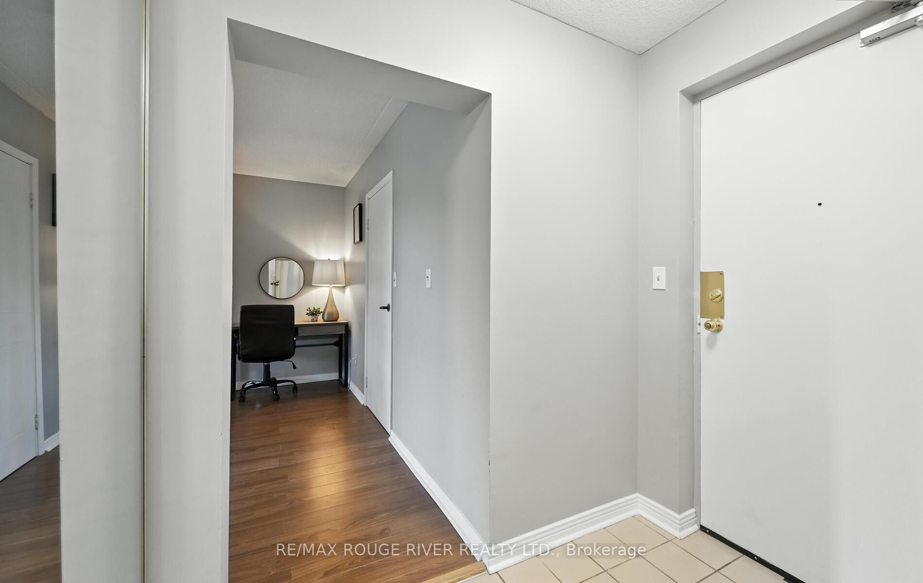 144 Queen Street 402 Property Photo 7