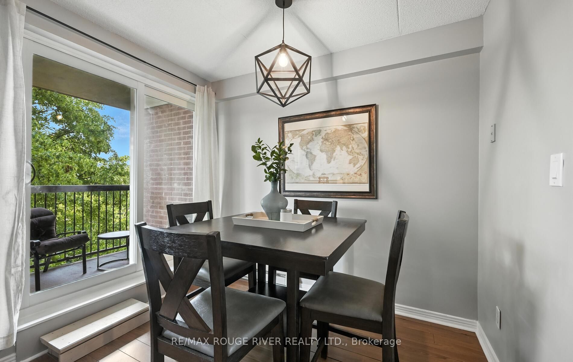 144 Queen Street 402 Property Photo 12