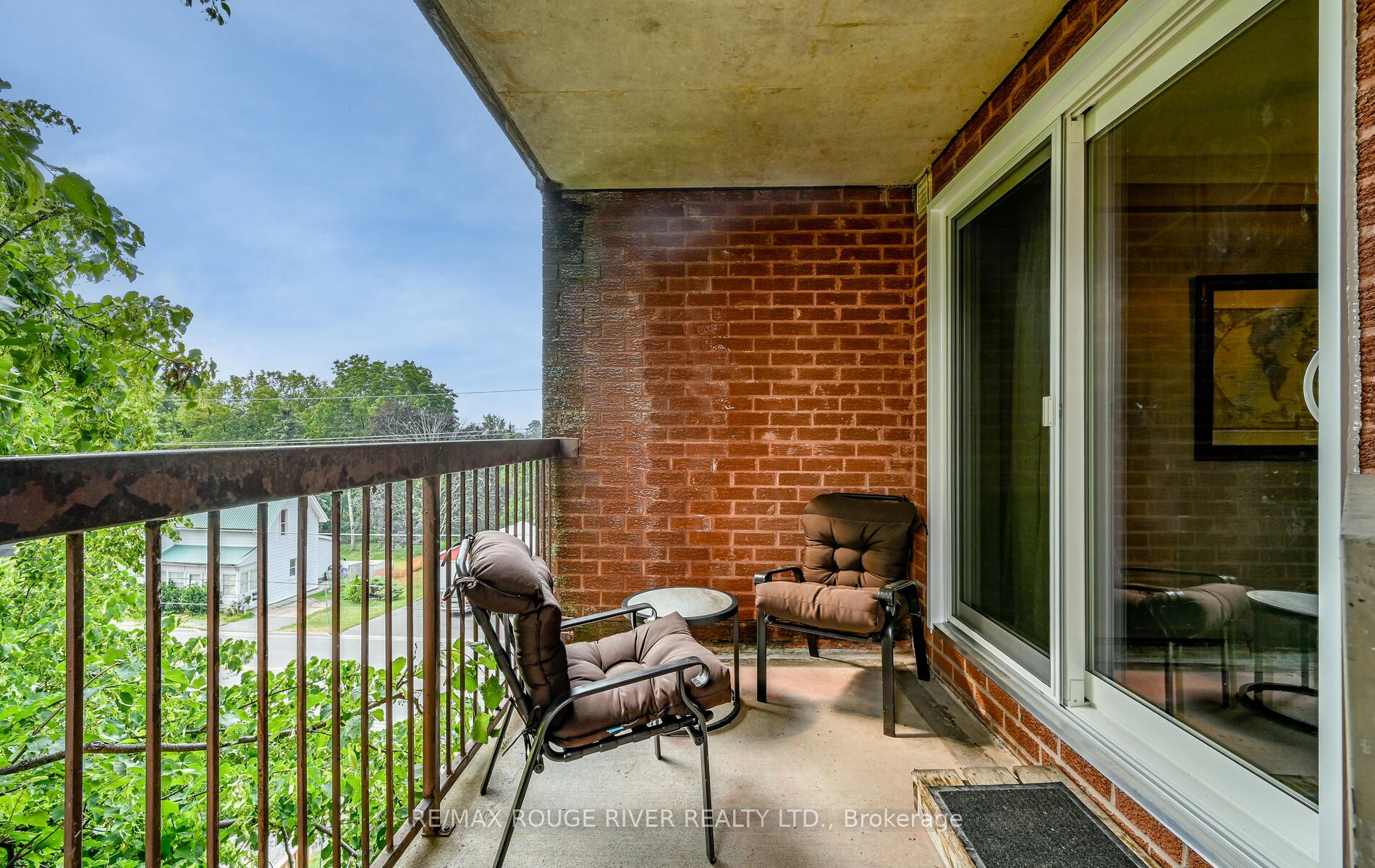 144 Queen Street 402 Property Photo 15