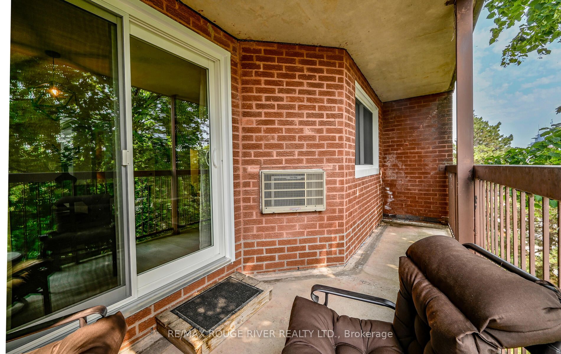 144 Queen Street 402 Property Photo 16