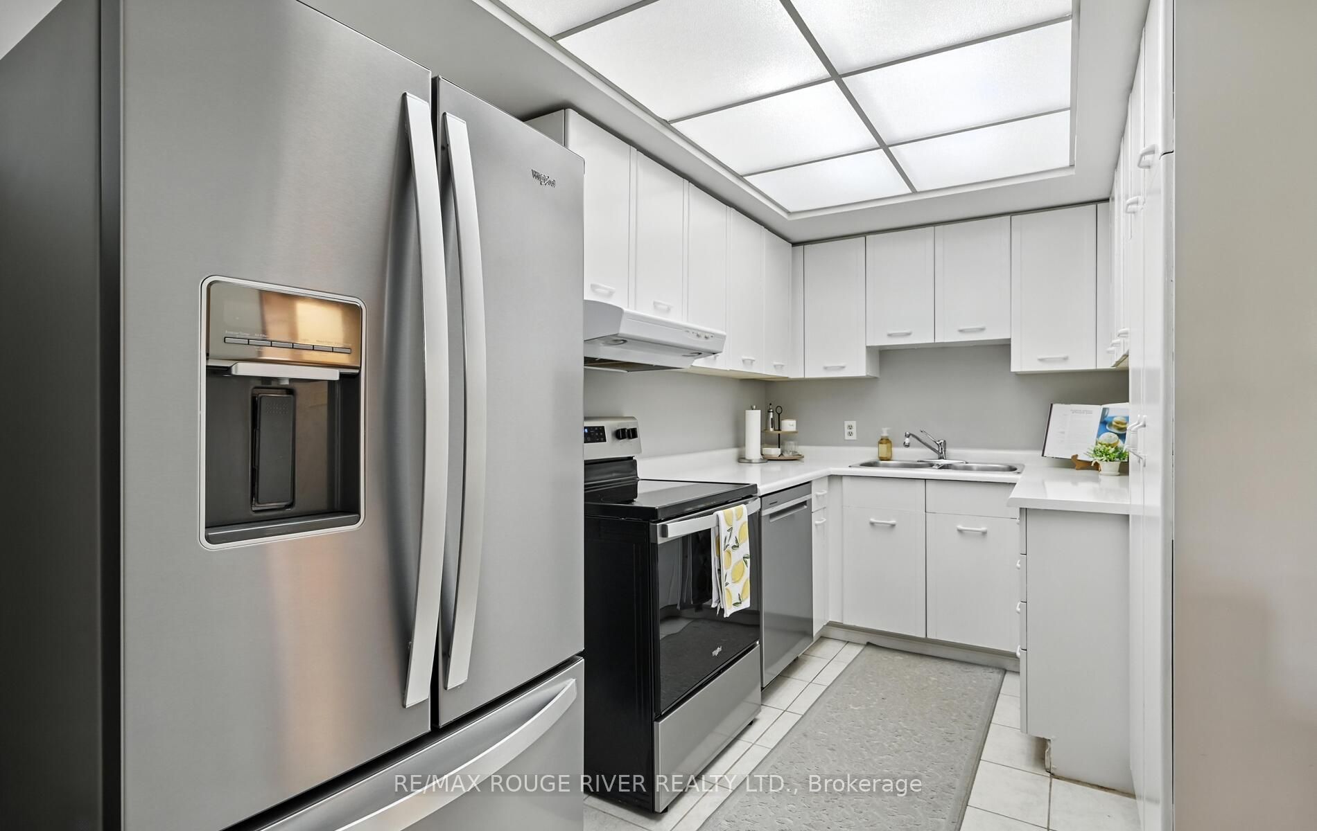 144 Queen Street 402 Property Photo 18