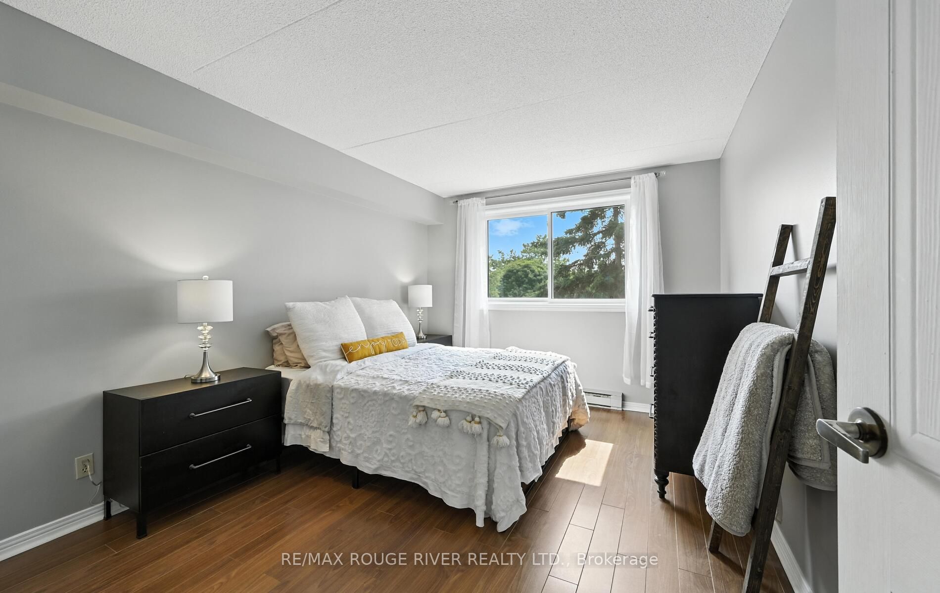 144 Queen Street 402 Property Photo 23