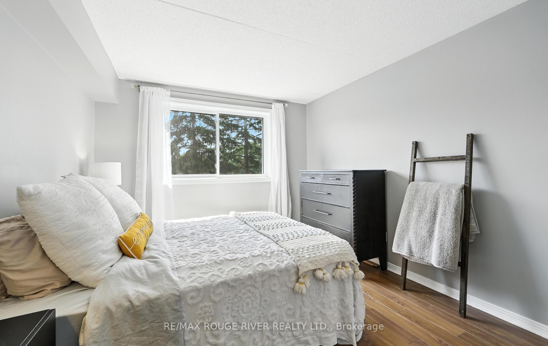 144 Queen Street 402 Property Photo 24