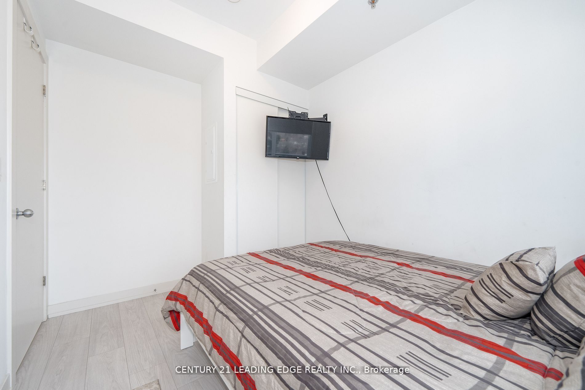 90 S Glen Everest Road 1003 Property Photo 8