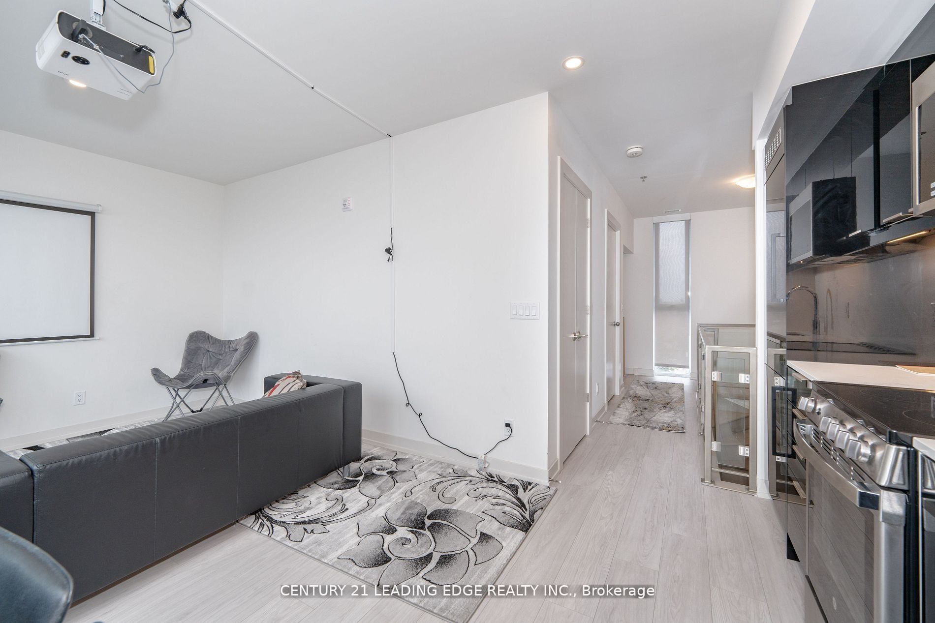 90 S Glen Everest Road 1003 Property Photo 17