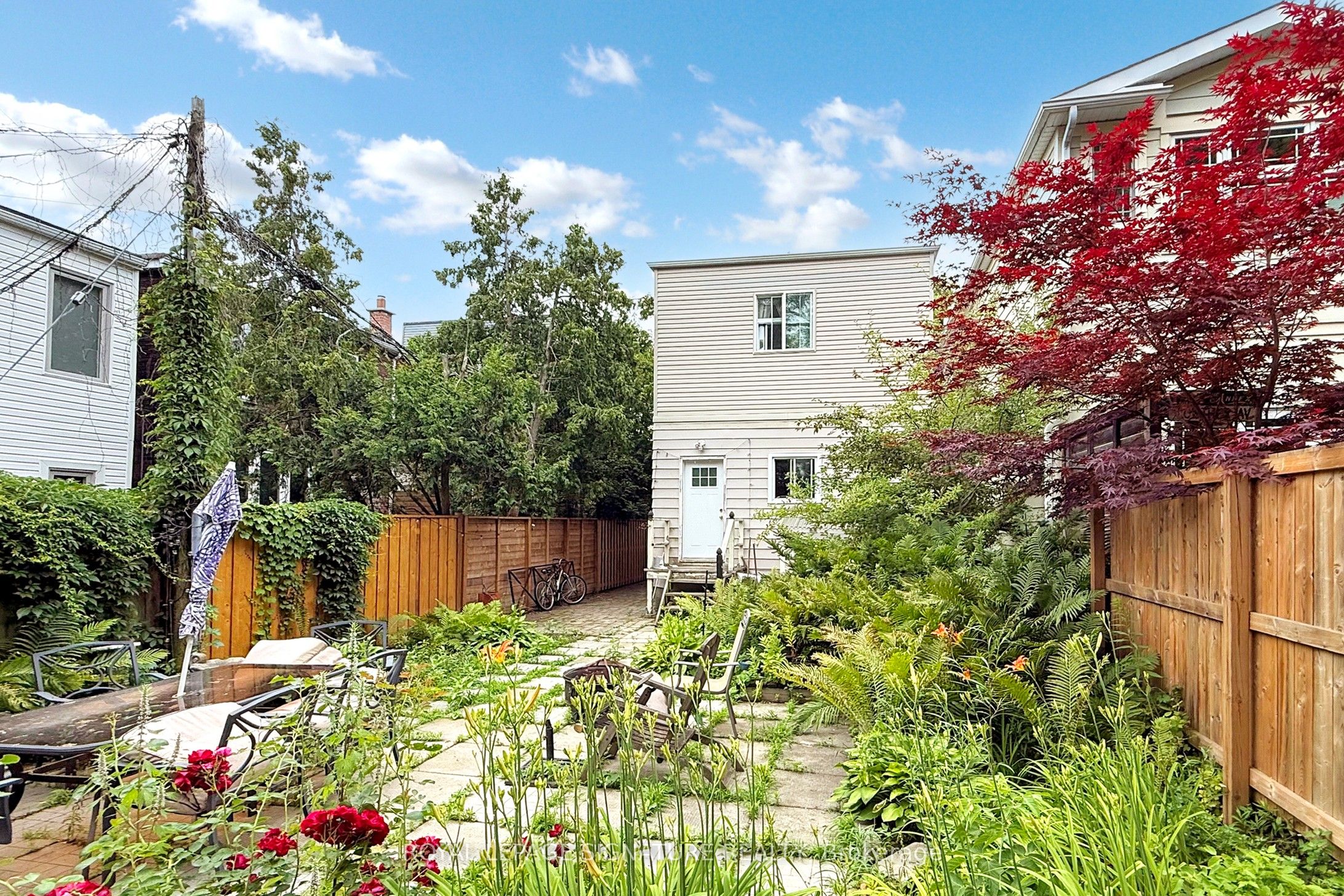 #upper B - 117 Hampton Avenue Property Photo 12