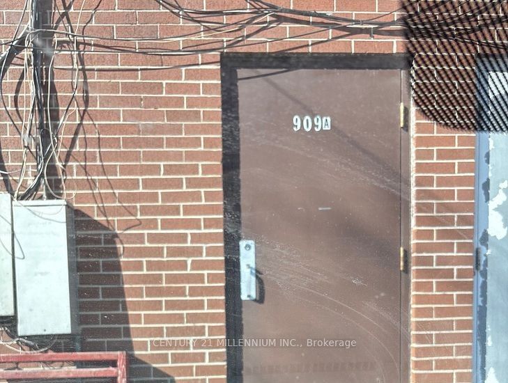 909a Danforth Avenue Property Photo 12