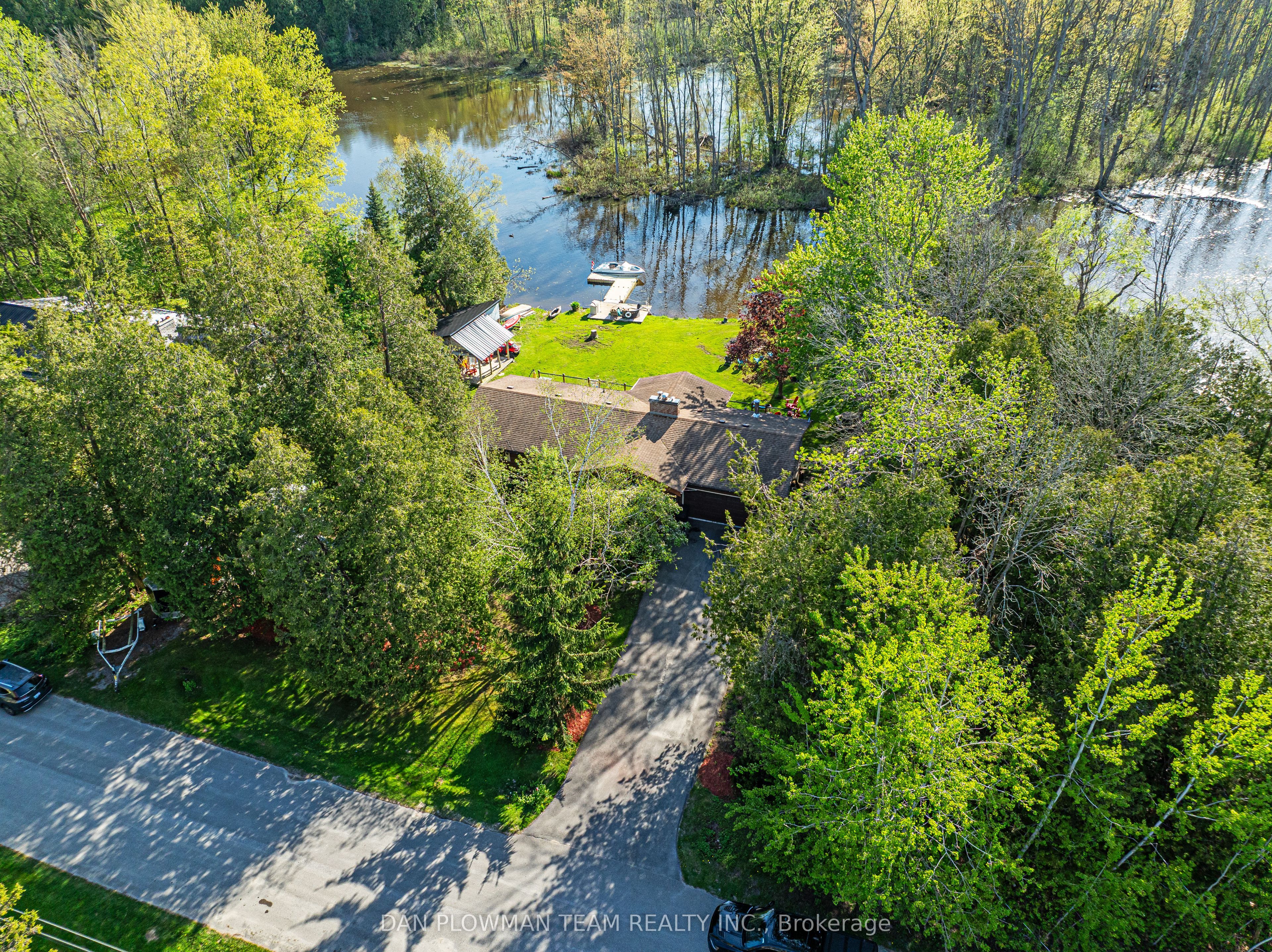 32 Nonquon Drive Property Photo 4