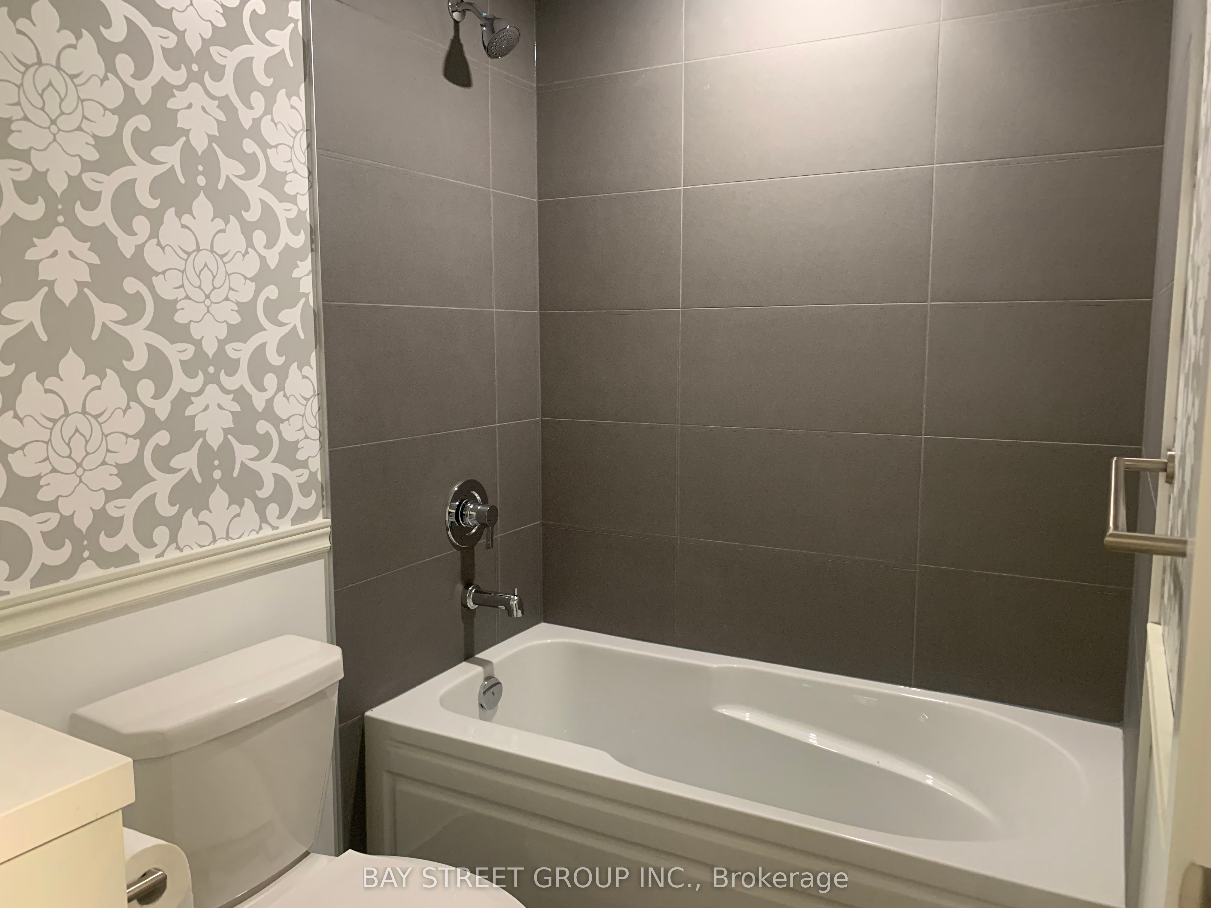 2545 Simcoe Street N 2520 Property Photo 4